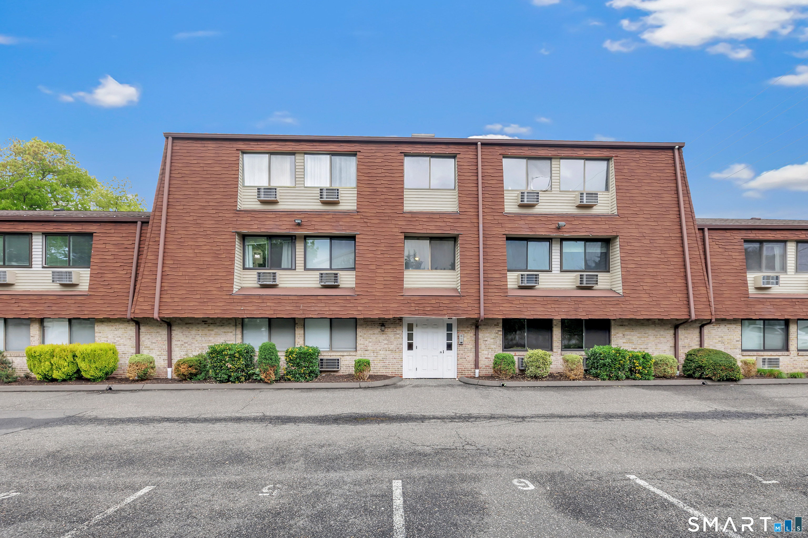 22 Radio Place, Stamford, Connecticut photo 1