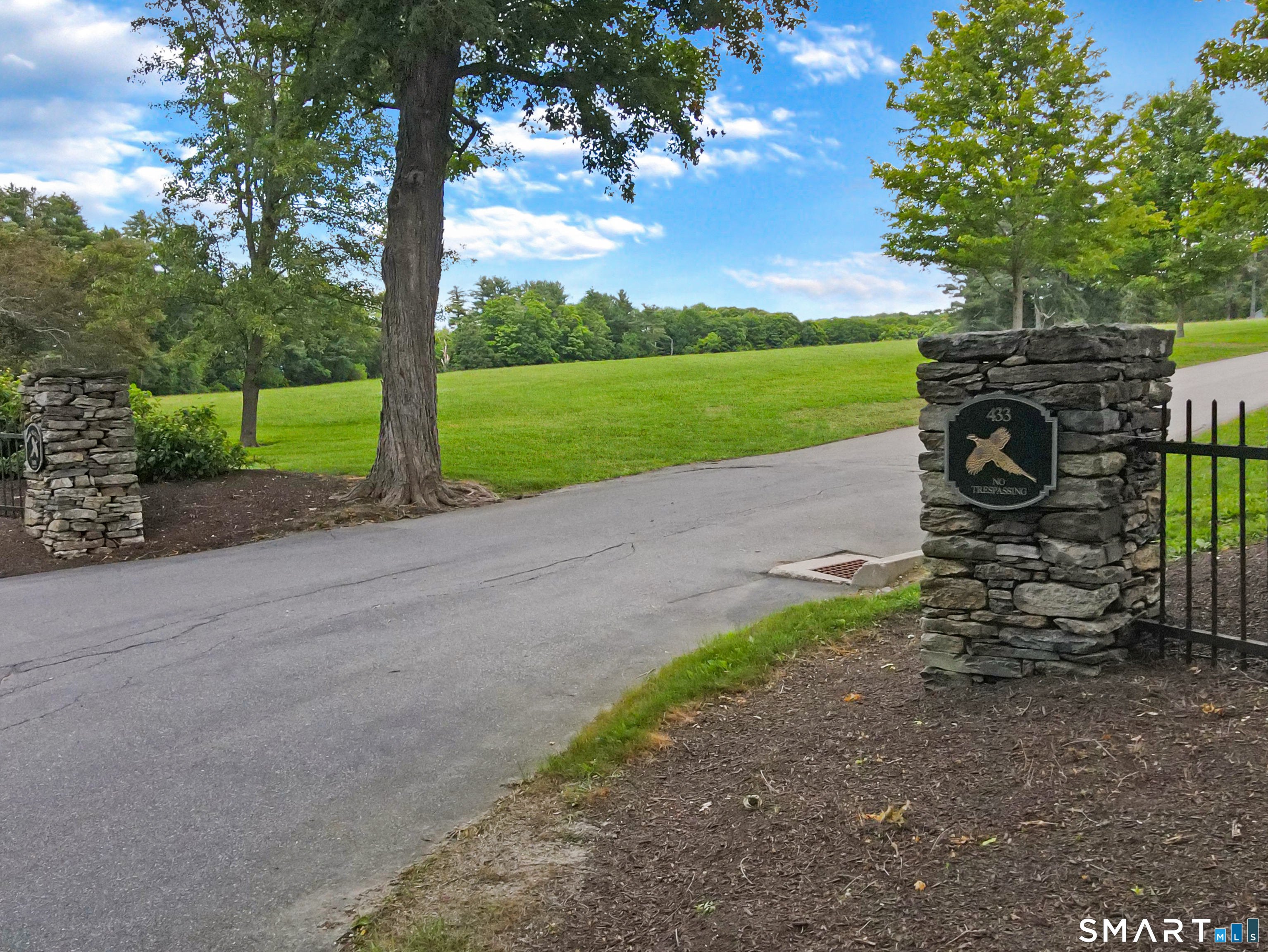 Homes for sale in Pomfret Center, CT | 433 Wrights Crossing Rd, Pomfret Center, CT 06259 | MLS# 24101484