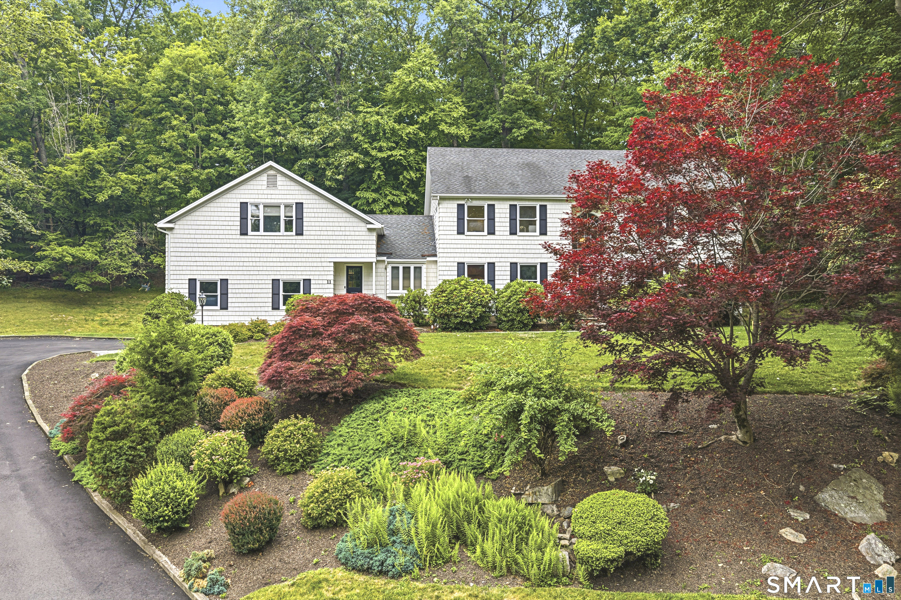 Homes for sale in Weston, CT | 11 Hunt Ln, Weston, CT 06883 | MLS# 24186444