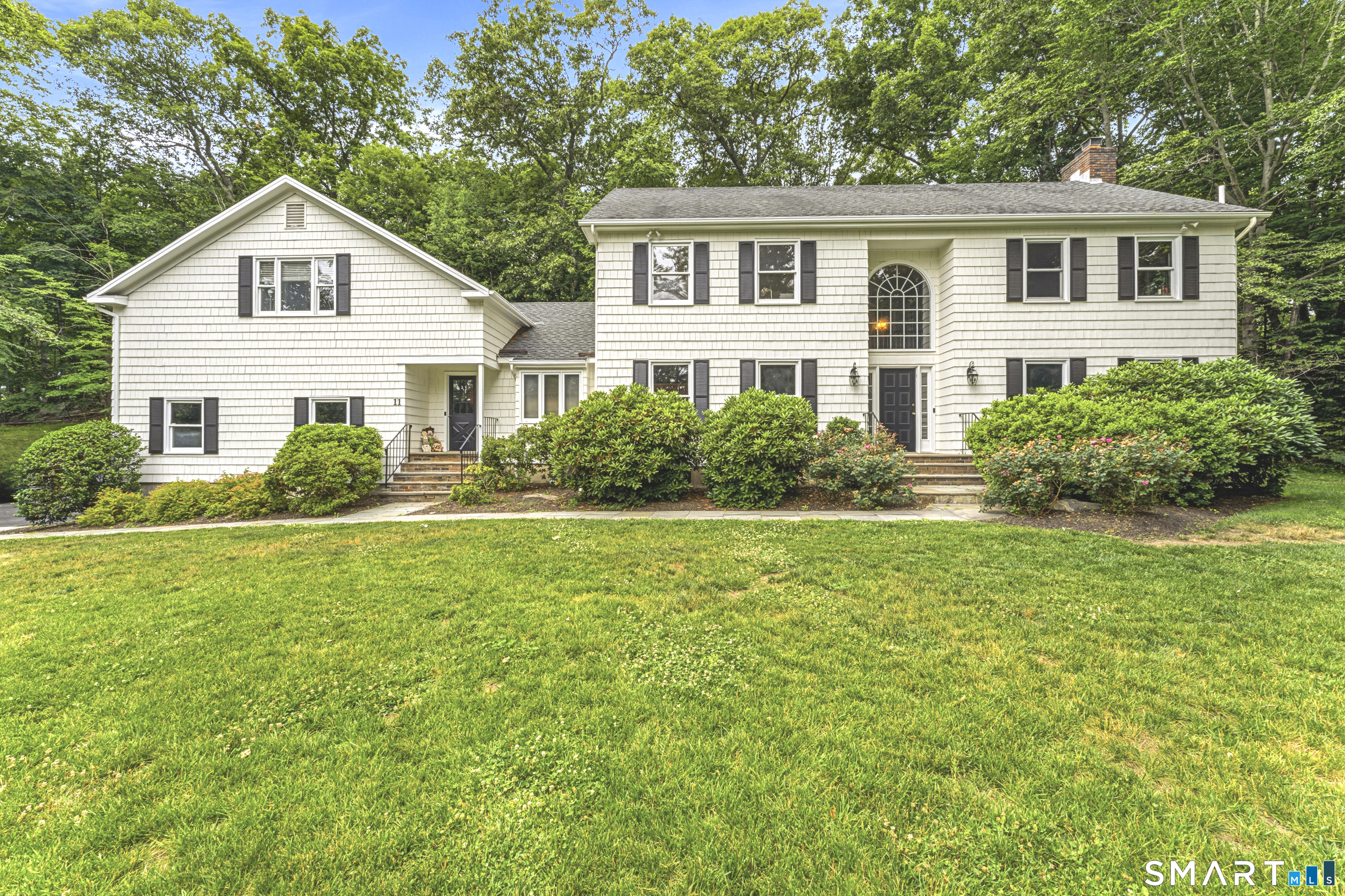 Homes for sale in Weston, CT | 11 Hunt Ln, Weston, CT 06883 | MLS# 24186444