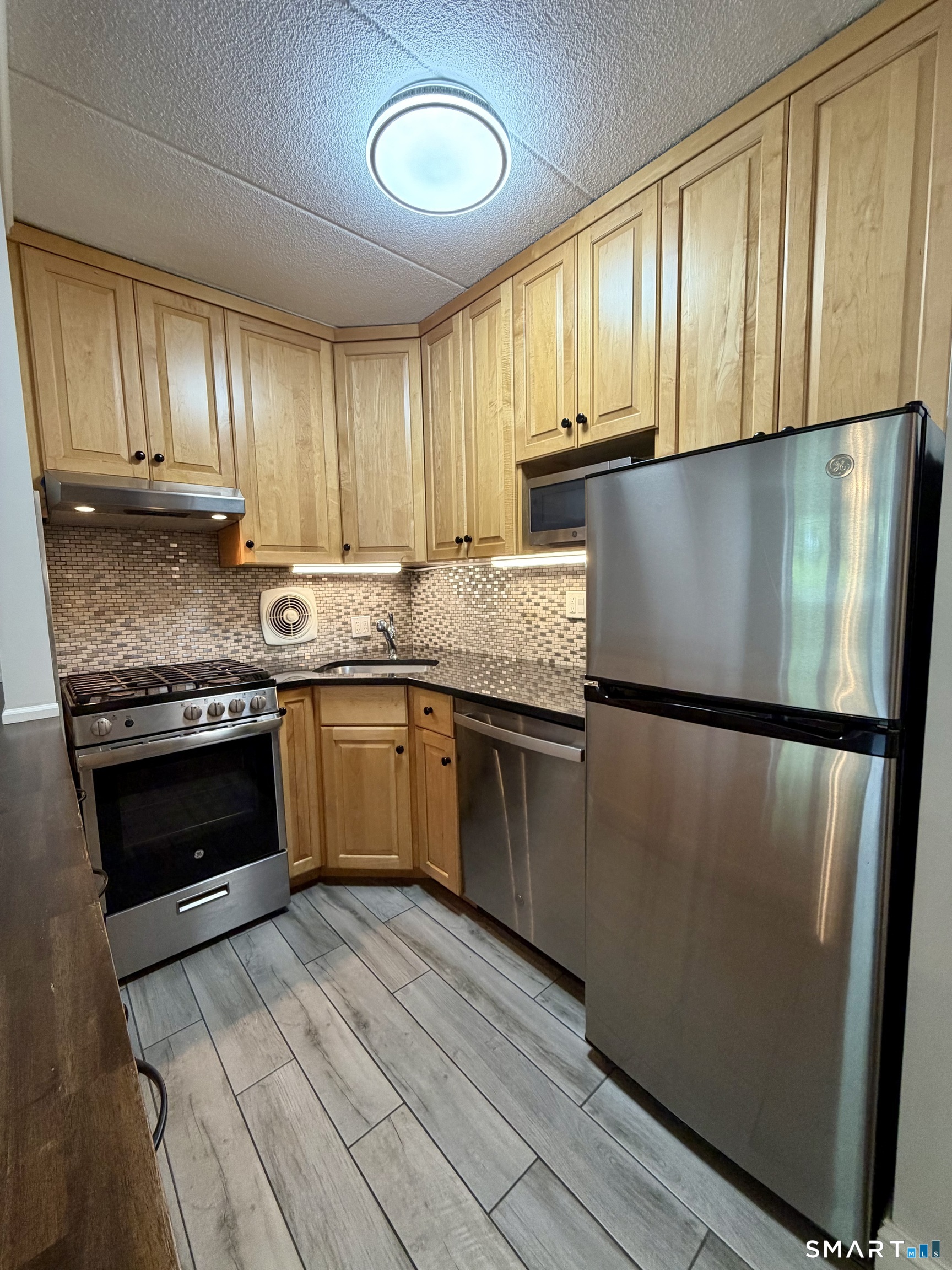 Homes for sale in Stamford, CT | 27 Northill St #3M, Stamford, CT 06907 | MLS# 24186507