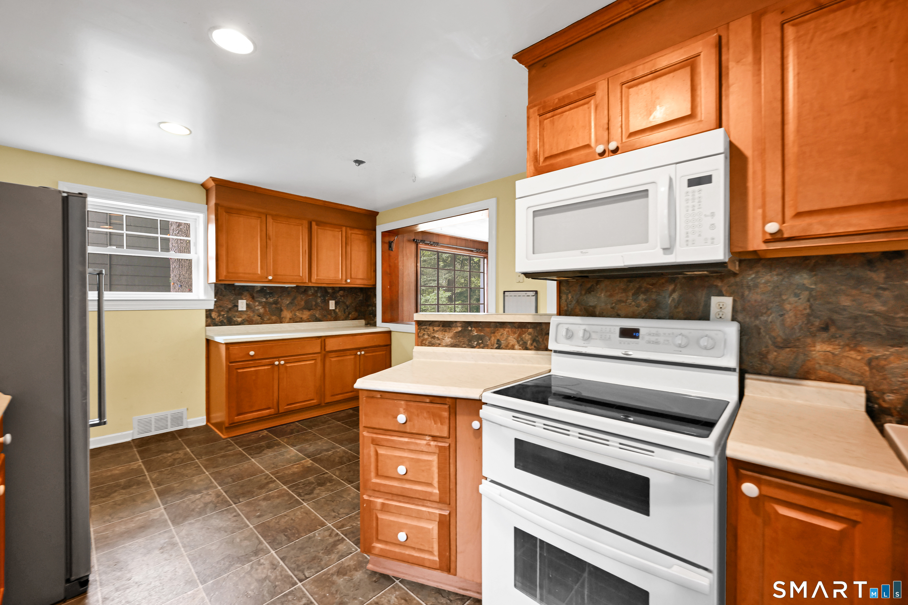 39 Woodbine Circle photo 9