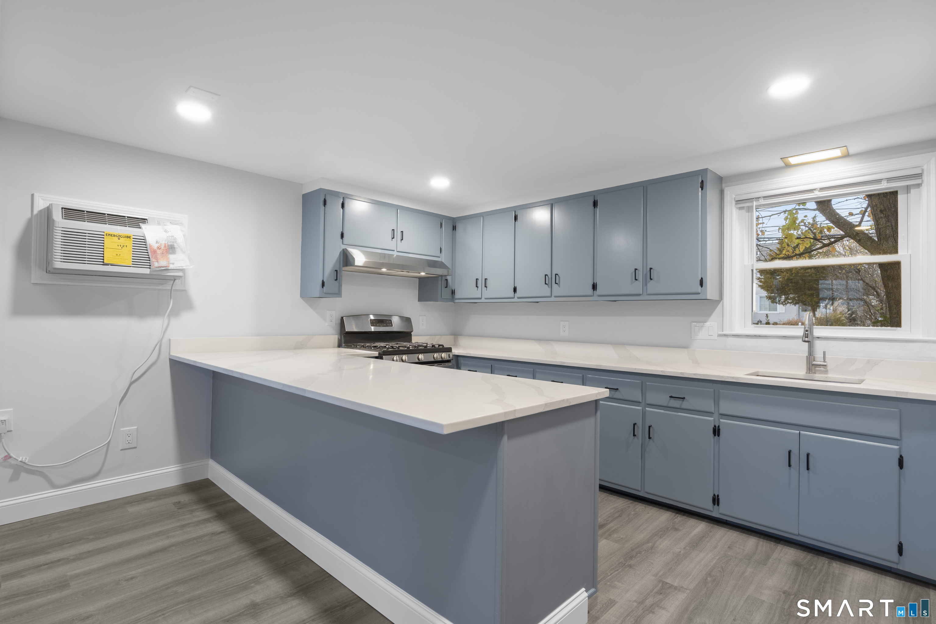 43 Elmwood Avenue, Norwalk, Connecticut photo 4