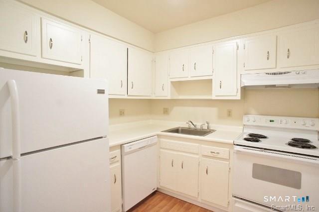 16 Glenwood Avenue, Norwalk, Connecticut photo 1