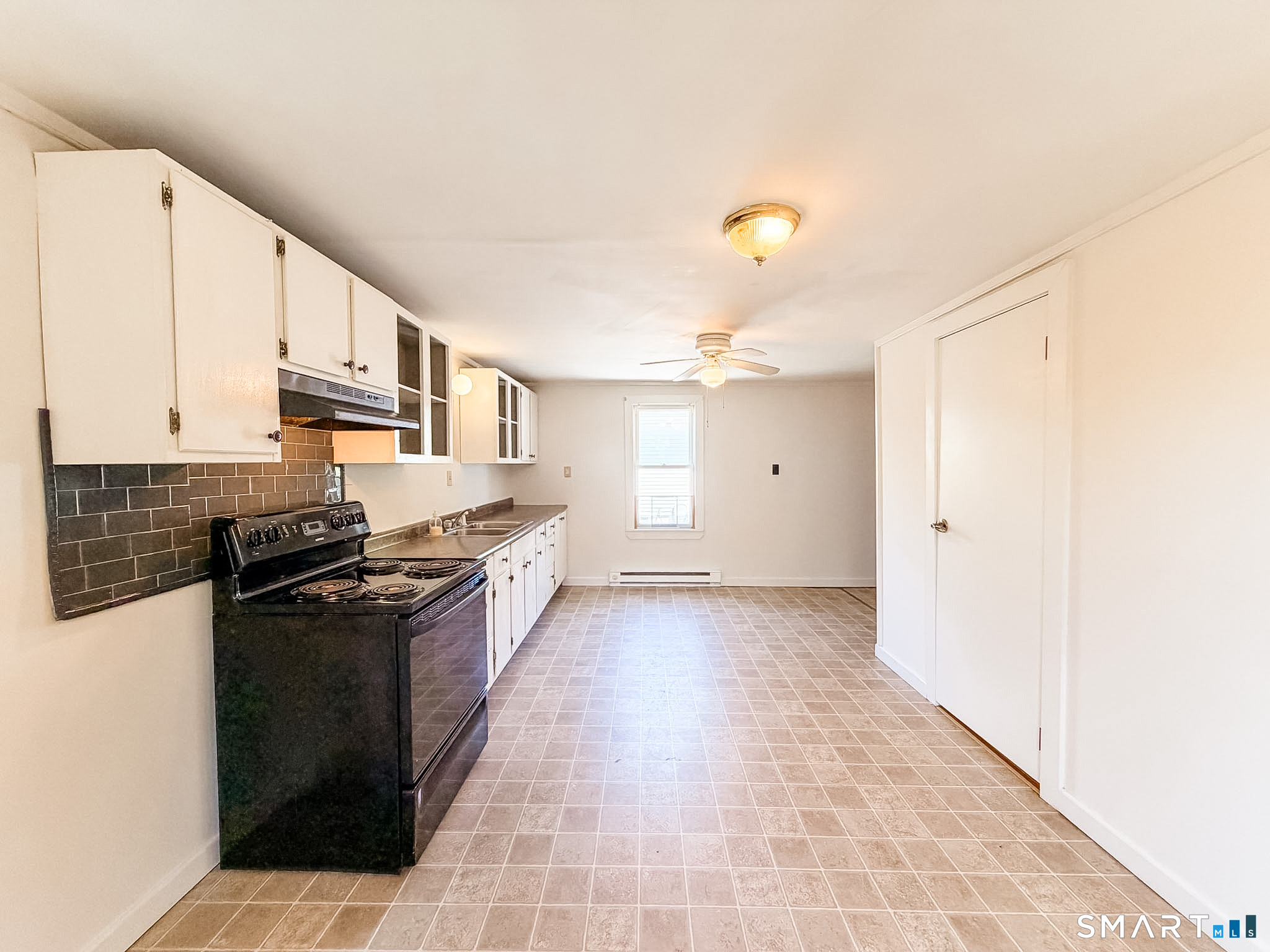 Homes for sale in Killingly, CT | 602 N Main St, Killingly, CT 06239 | MLS# 24186792