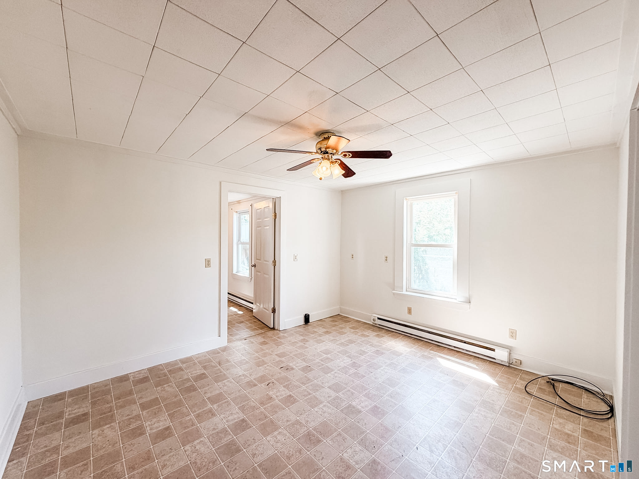 Homes for sale in Killingly, CT | 602 N Main St, Killingly, CT 06239 | MLS# 24186792
