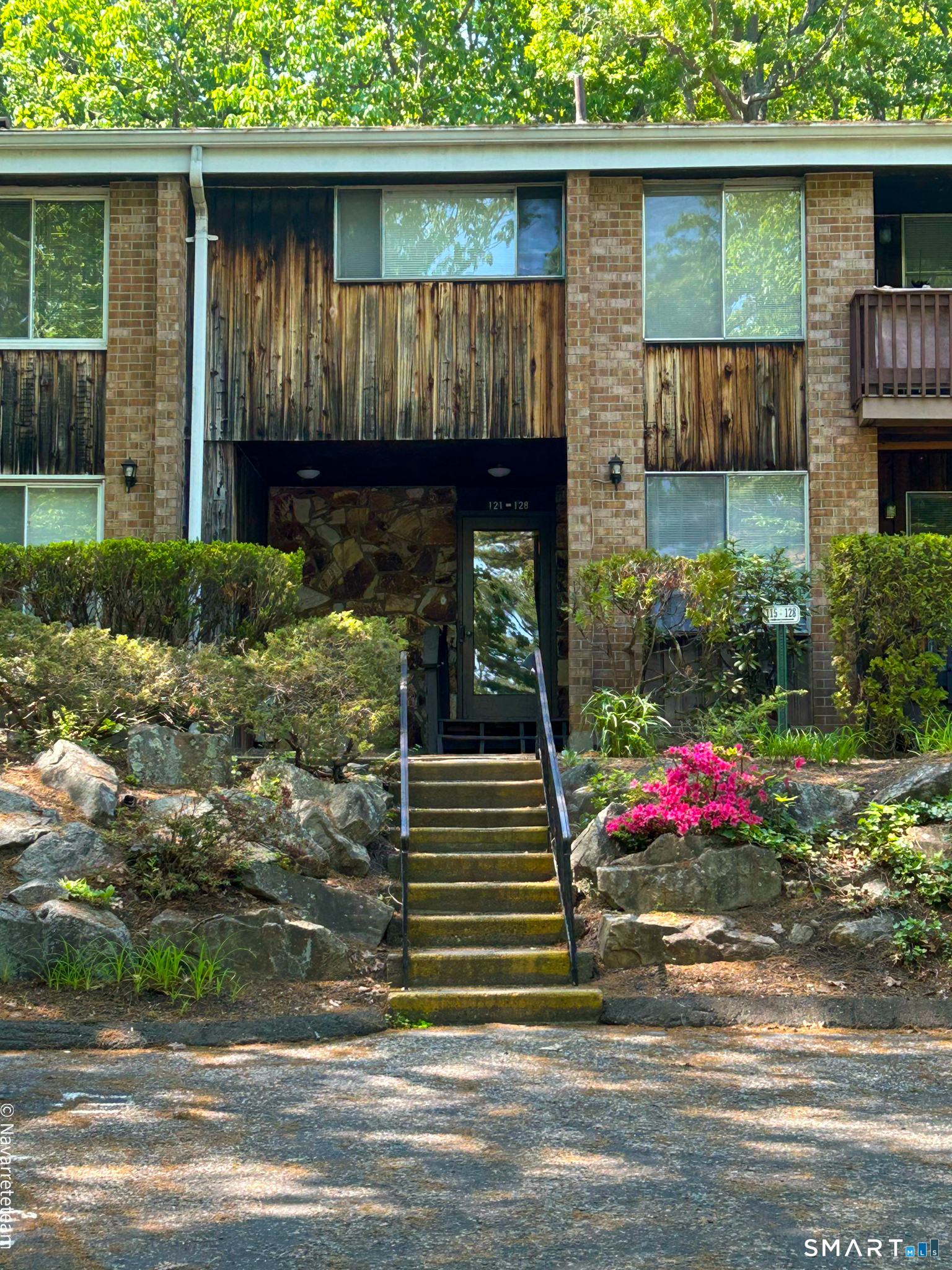 200 Woodmont Avenue 127