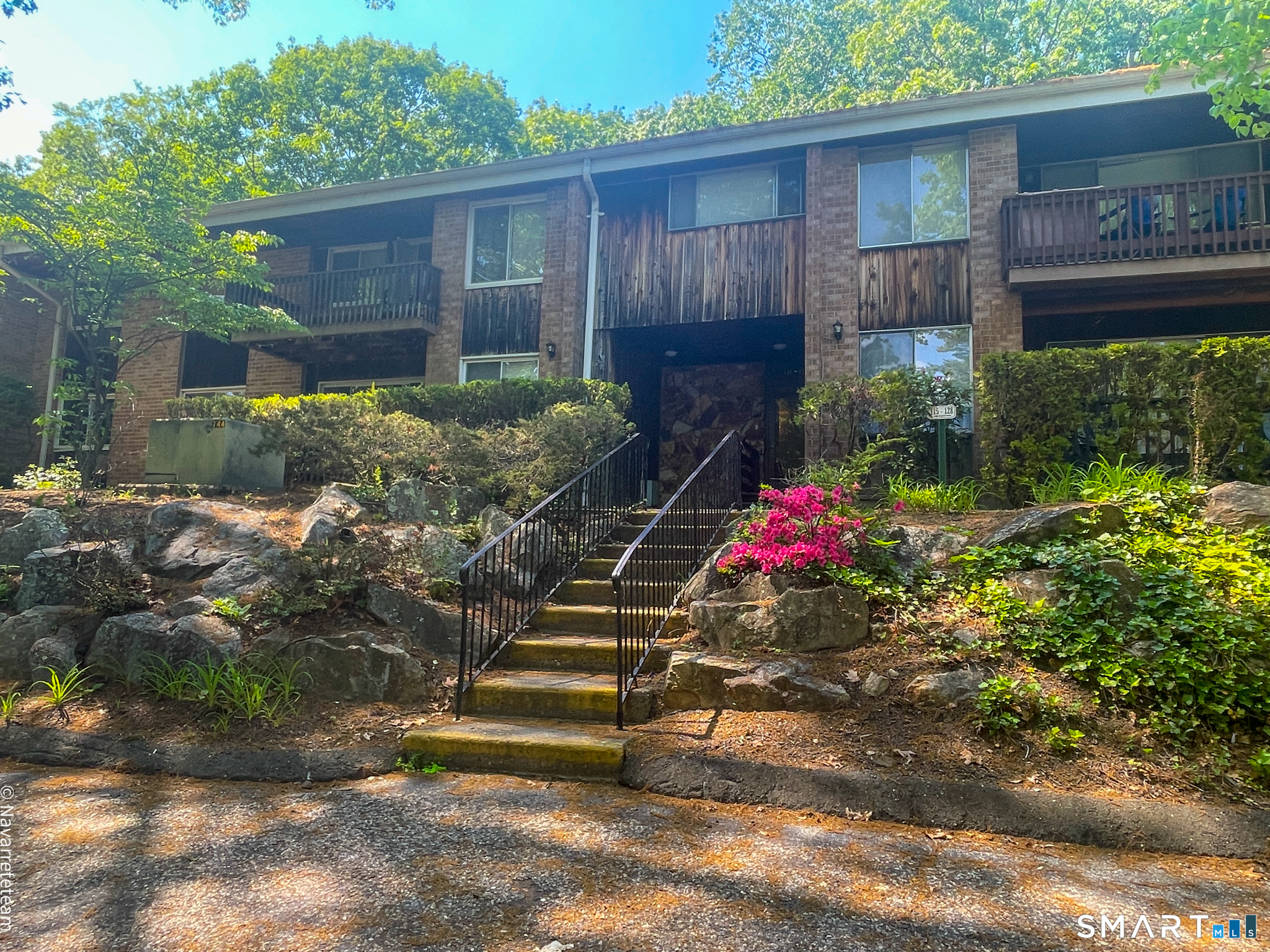 200 Woodmont Avenue 127