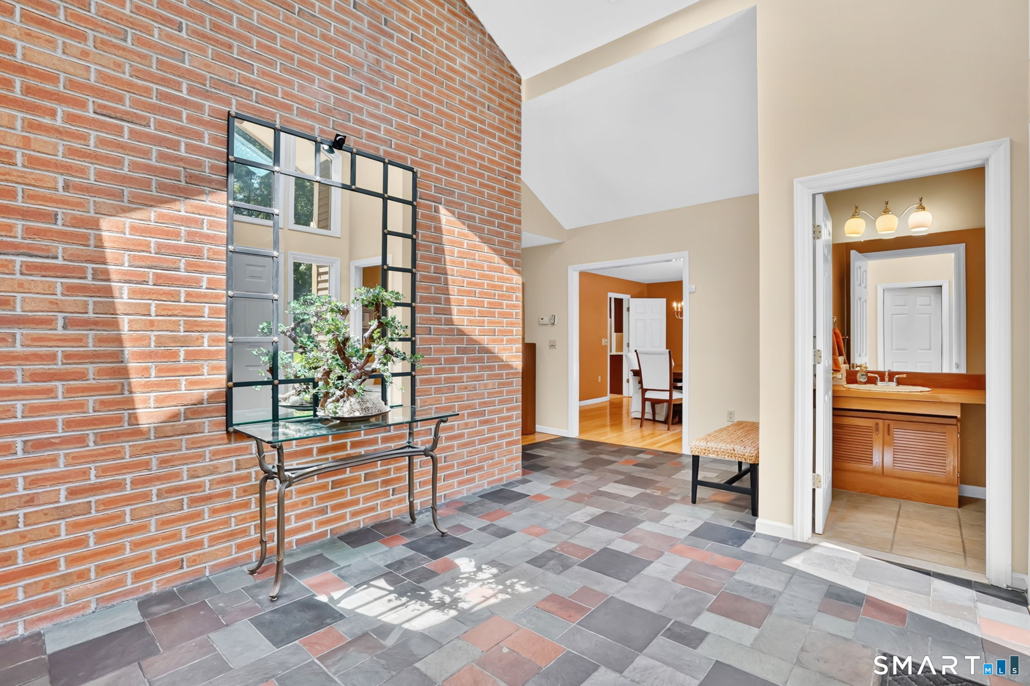70 Davis Road photo 10