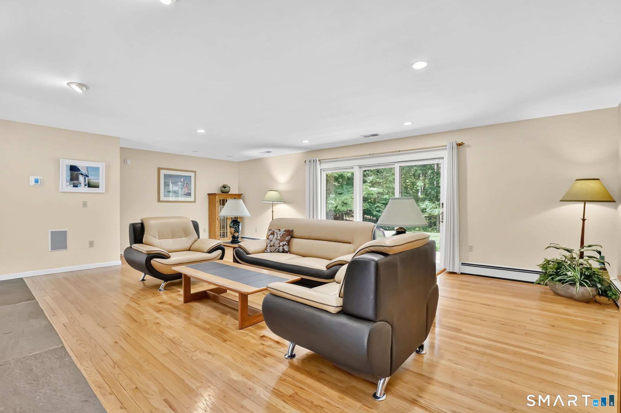70 Davis Road photo 12