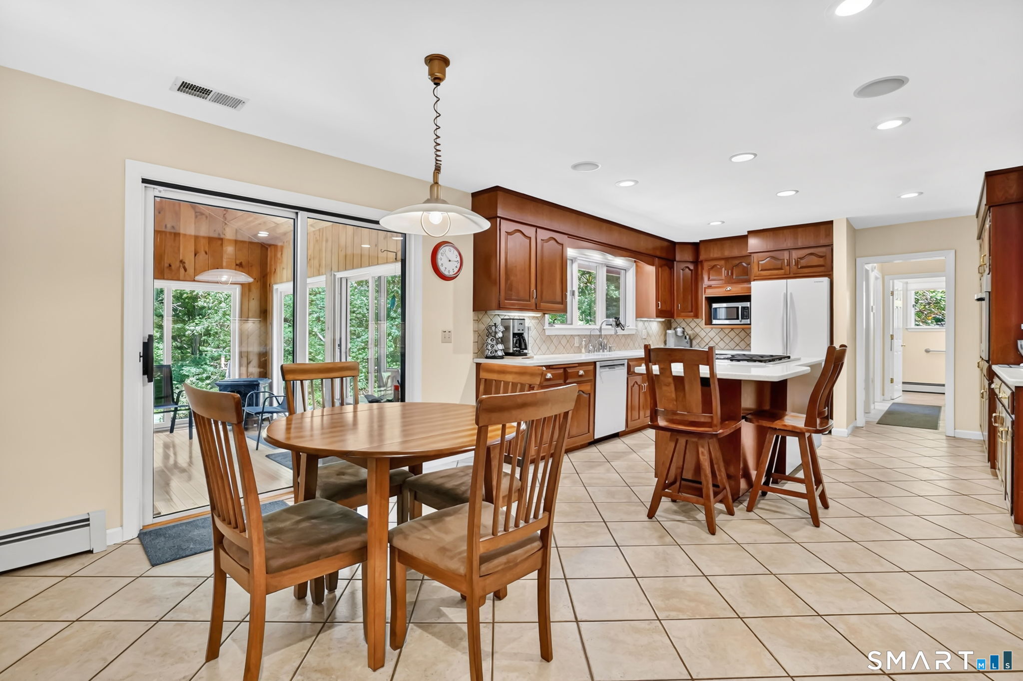 70 Davis Road photo 19