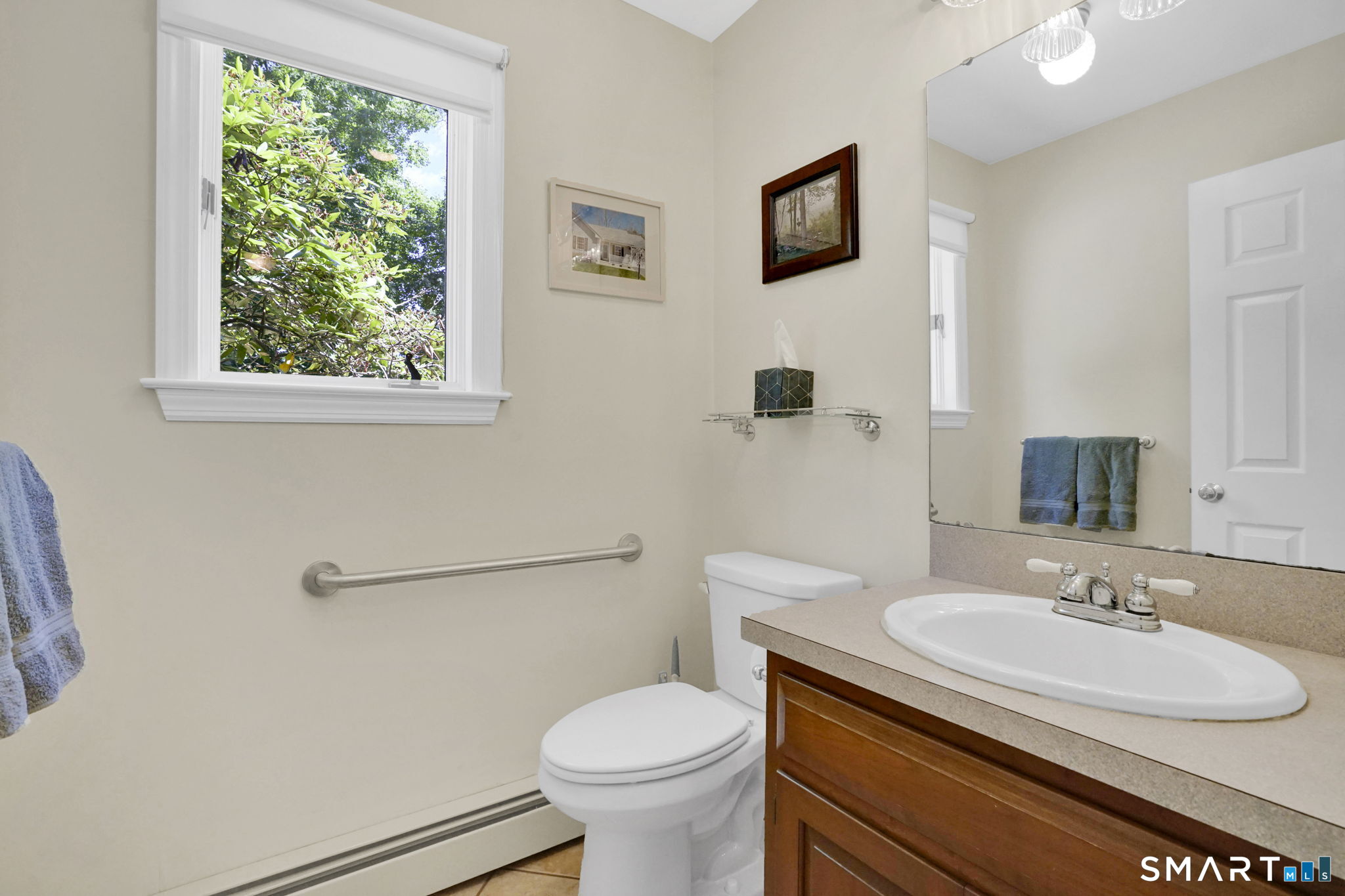 70 Davis Road photo 24
