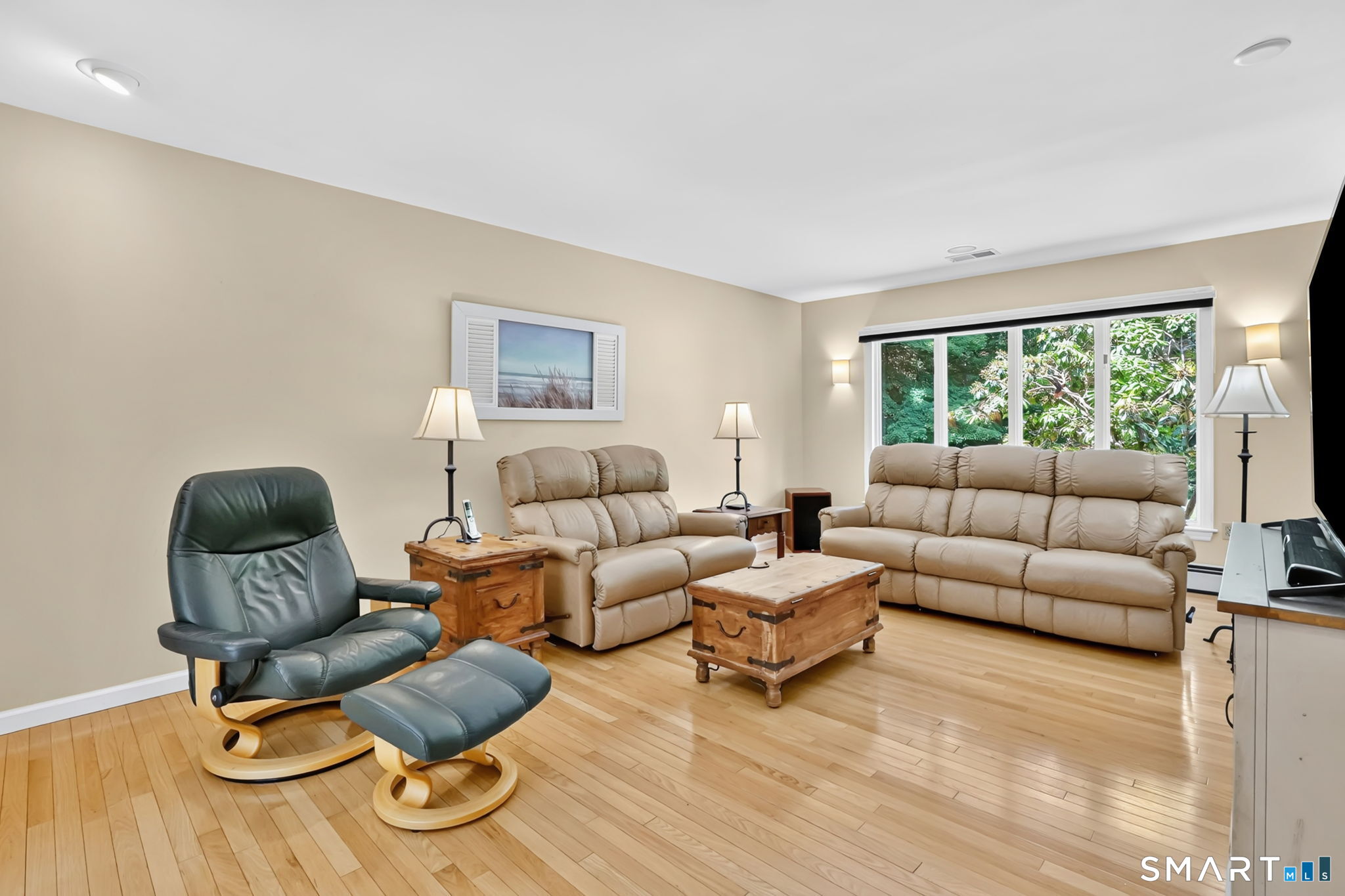 70 Davis Road photo 27