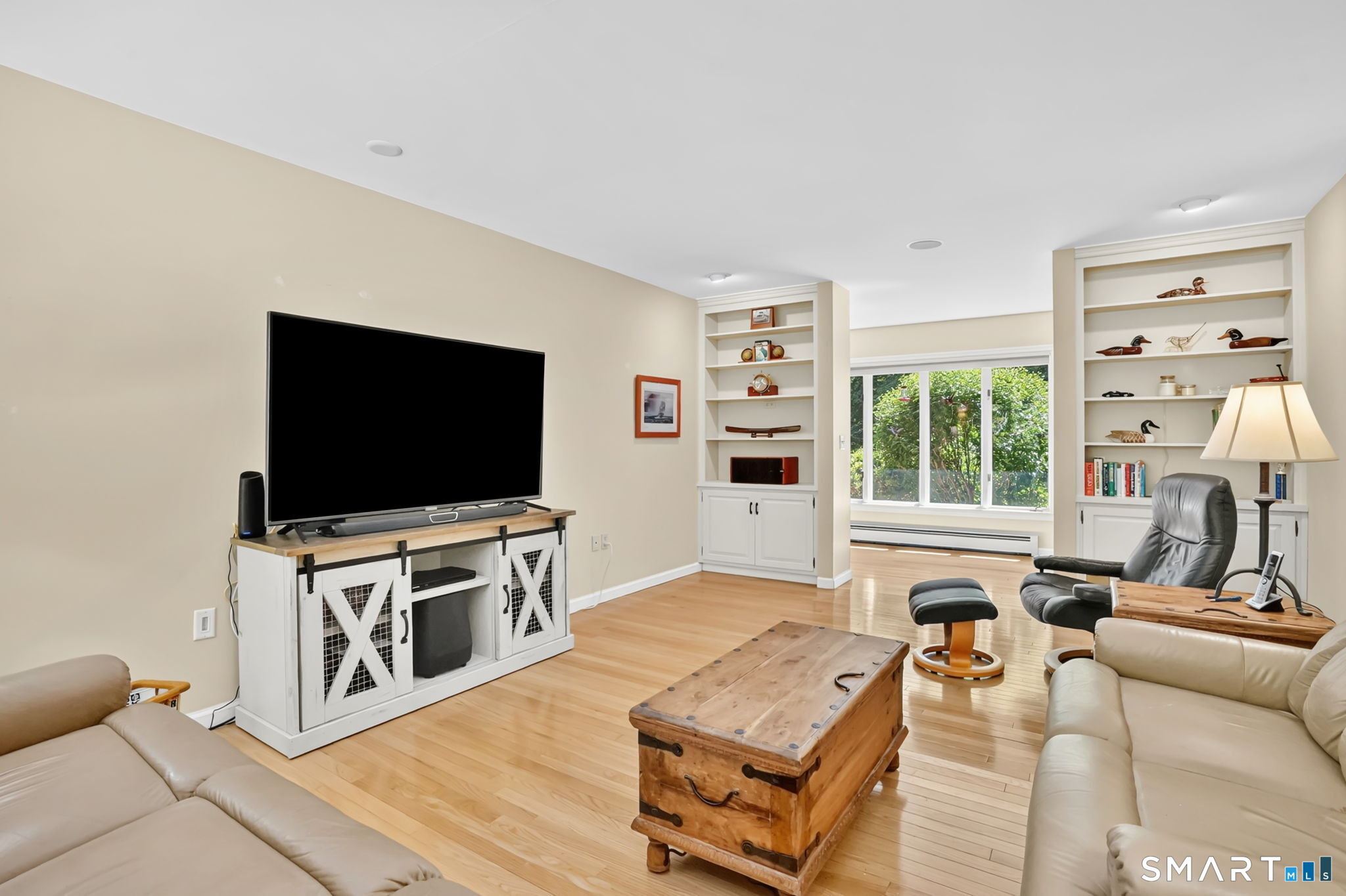 70 Davis Road photo 26