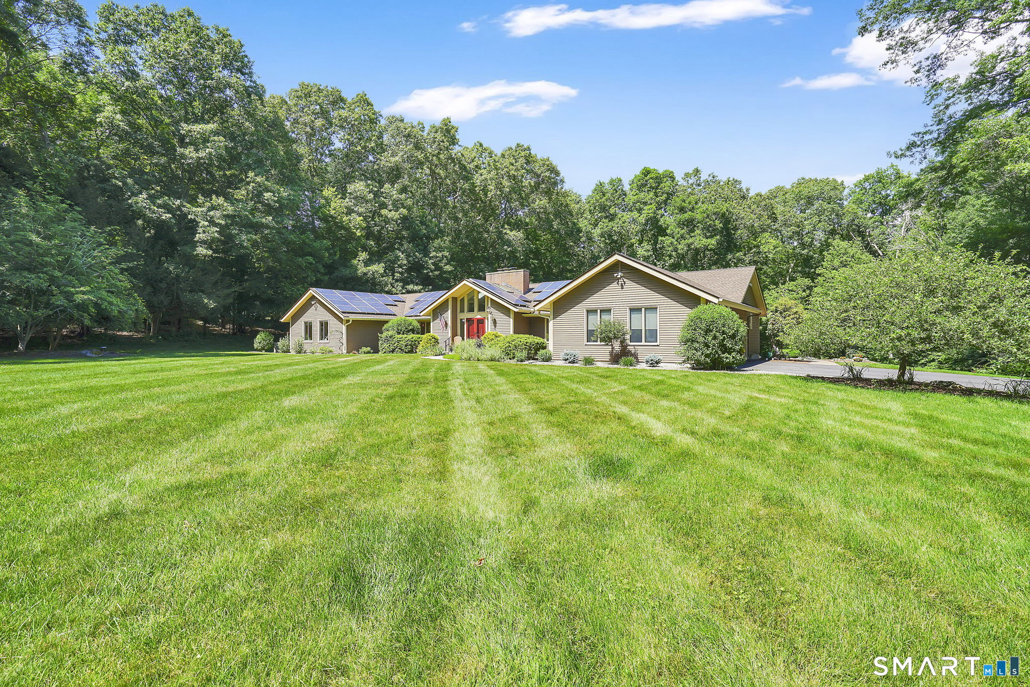 70 Davis Road photo 4