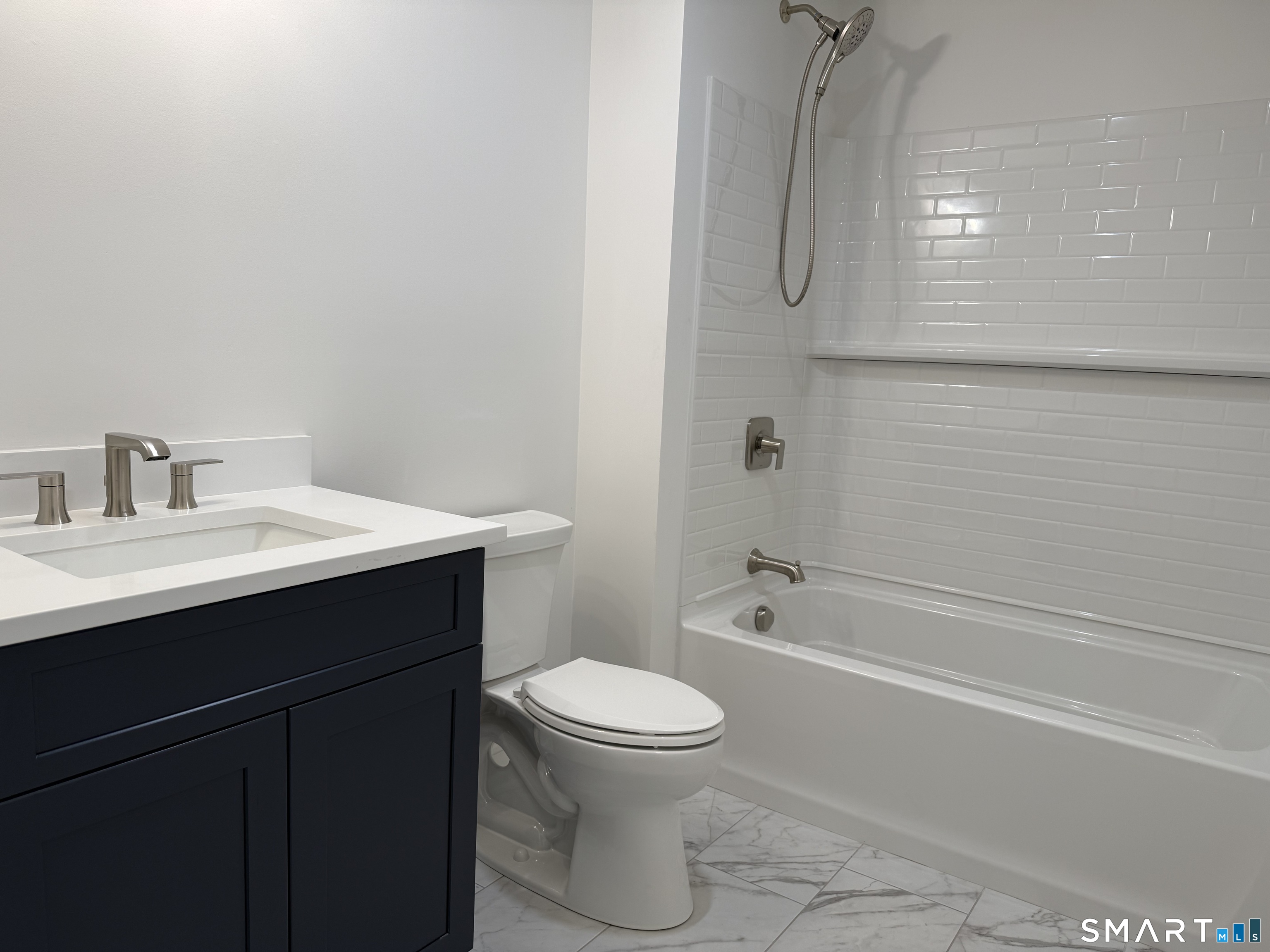 Introducing the Dalton! 14 Village Circle is located at Guilfords newe – image 10