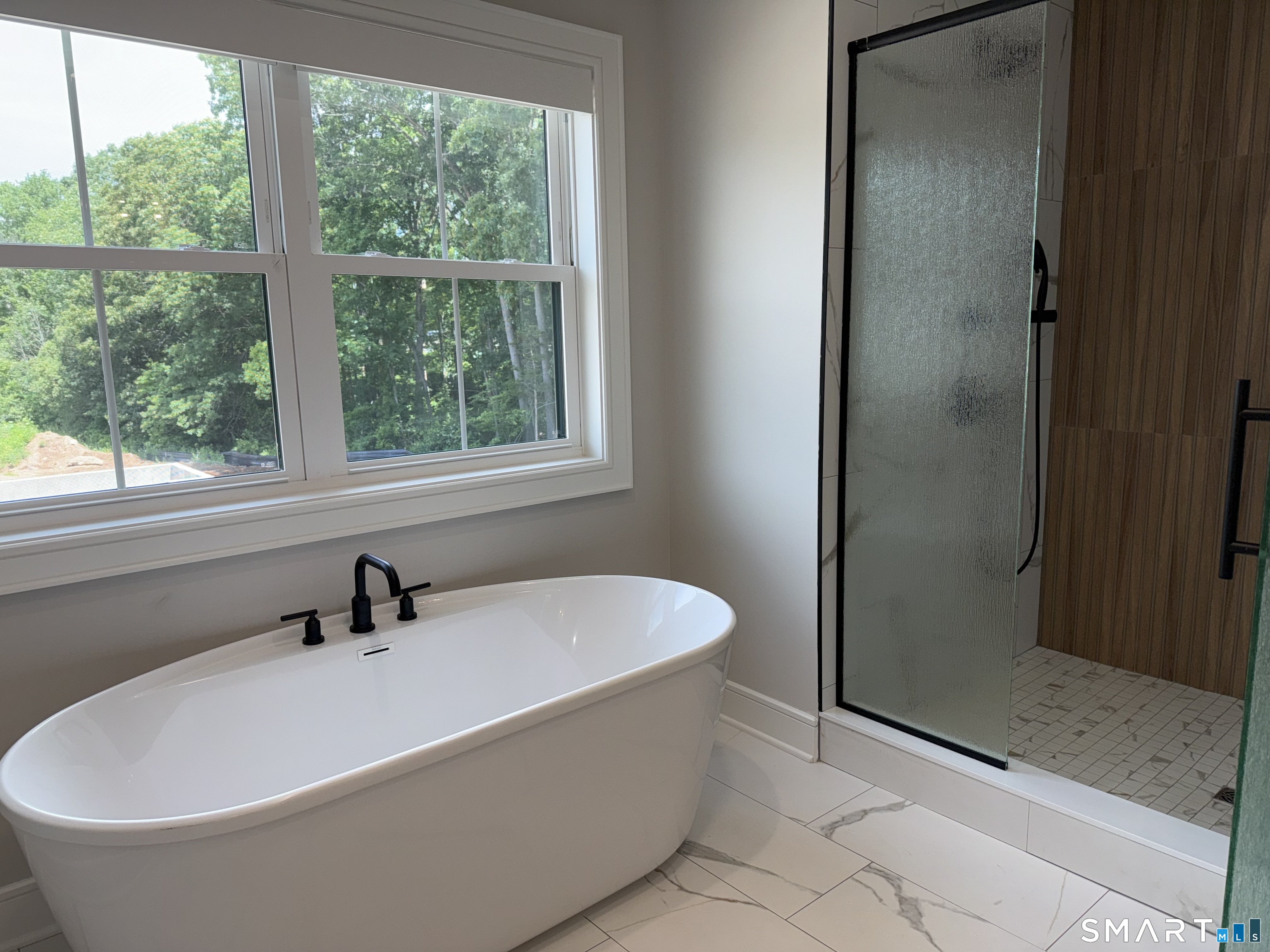Introducing the Dalton! 14 Village Circle is located at Guilfords newe – image 12