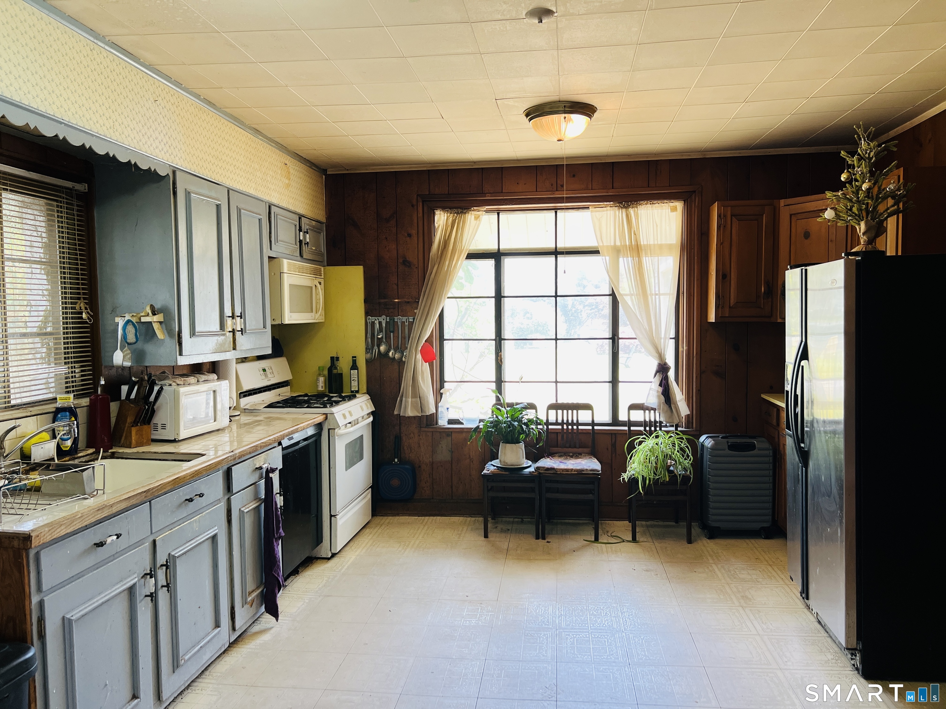 117 Waterbury Avenue, Stamford, Connecticut photo 3