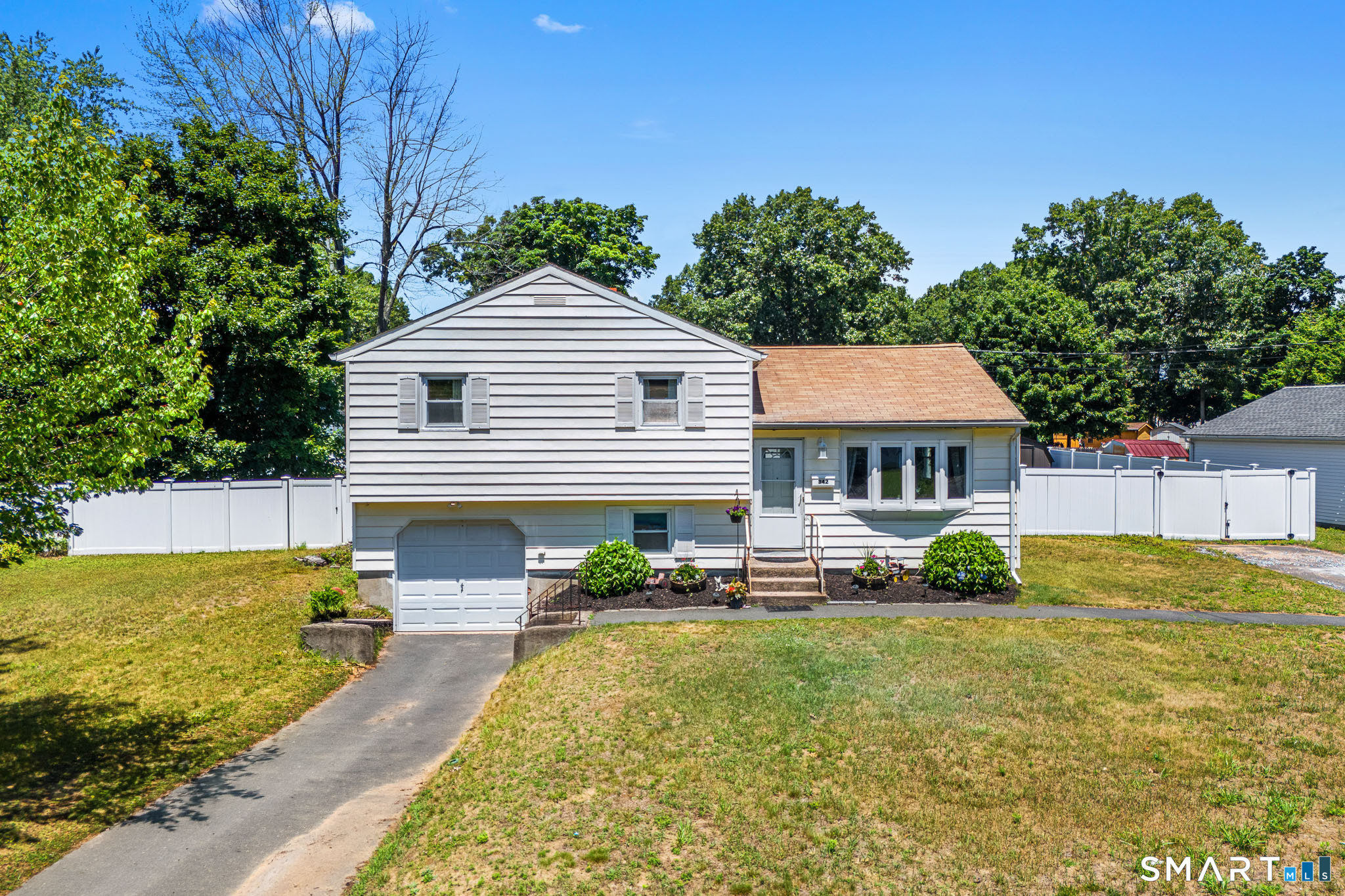 Main property photo