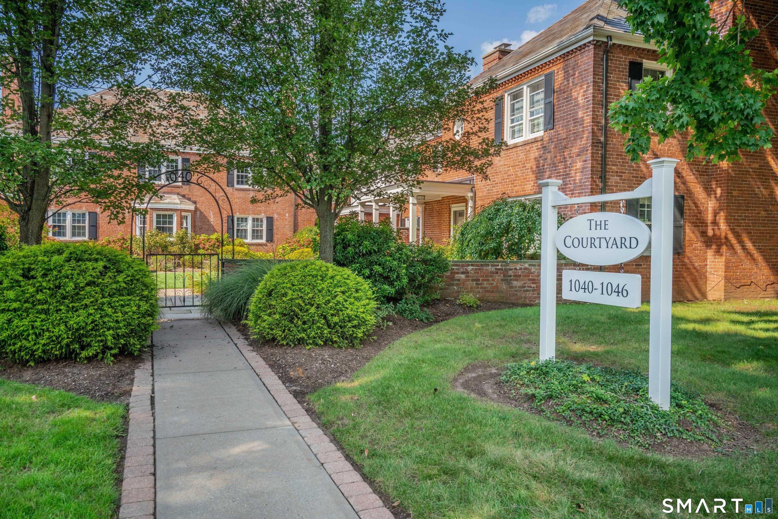 Homes for sale in West Hartford, CT | 1040 Farmington Ave #5, West Hartford, CT 06107 | MLS# 24180923