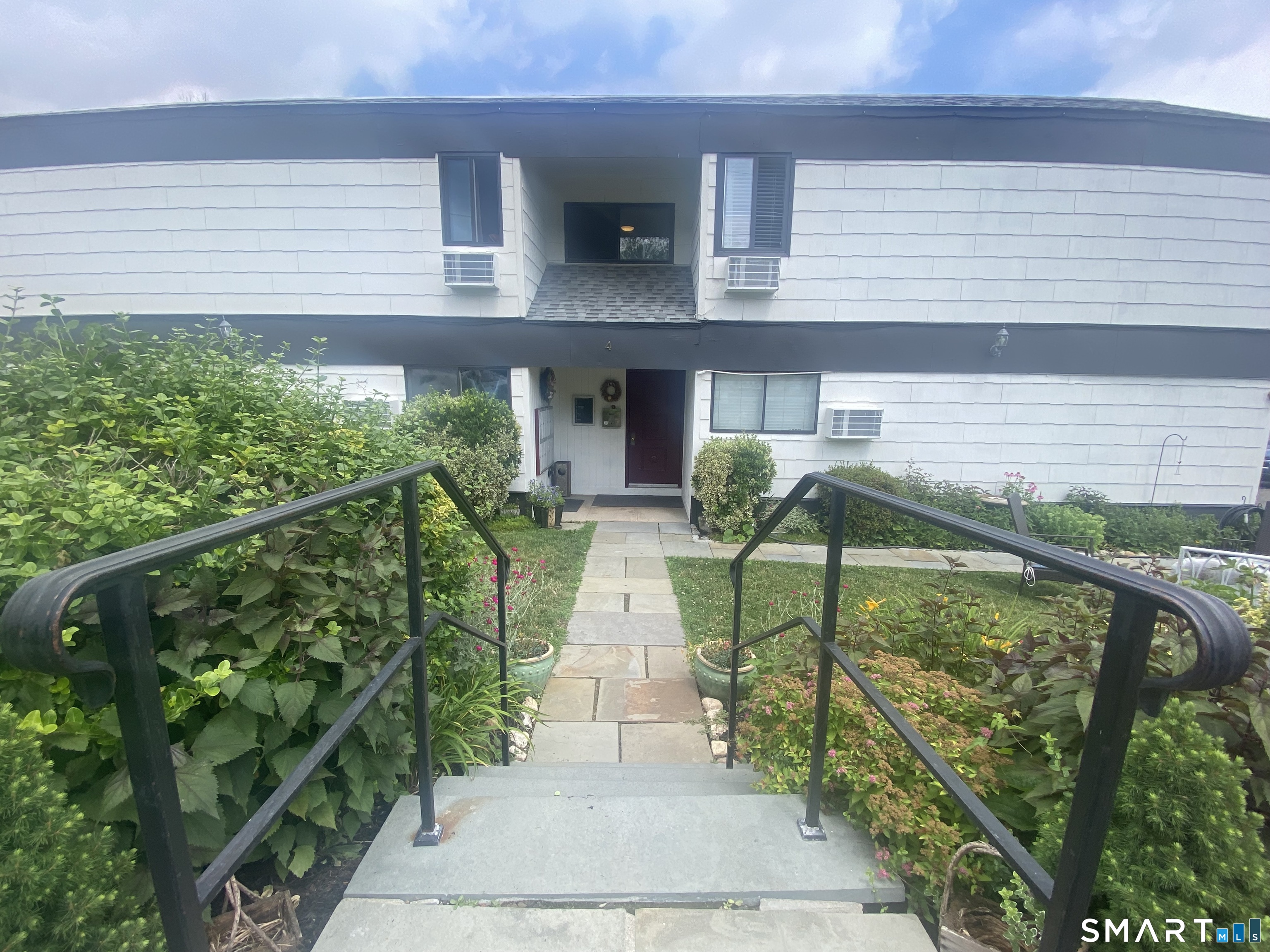 Homes for sale in Norwalk, CT | 4 Glenwood Ave #A3, Norwalk, CT 06854 | MLS# 24187174