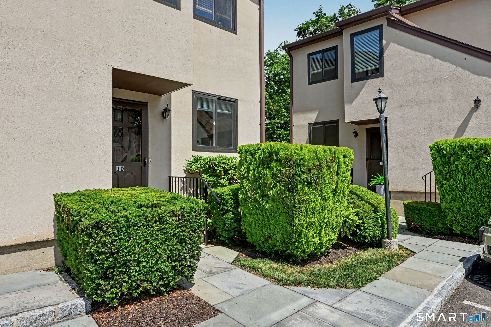 16 Bouton Street East, Stamford, Connecticut photo 2