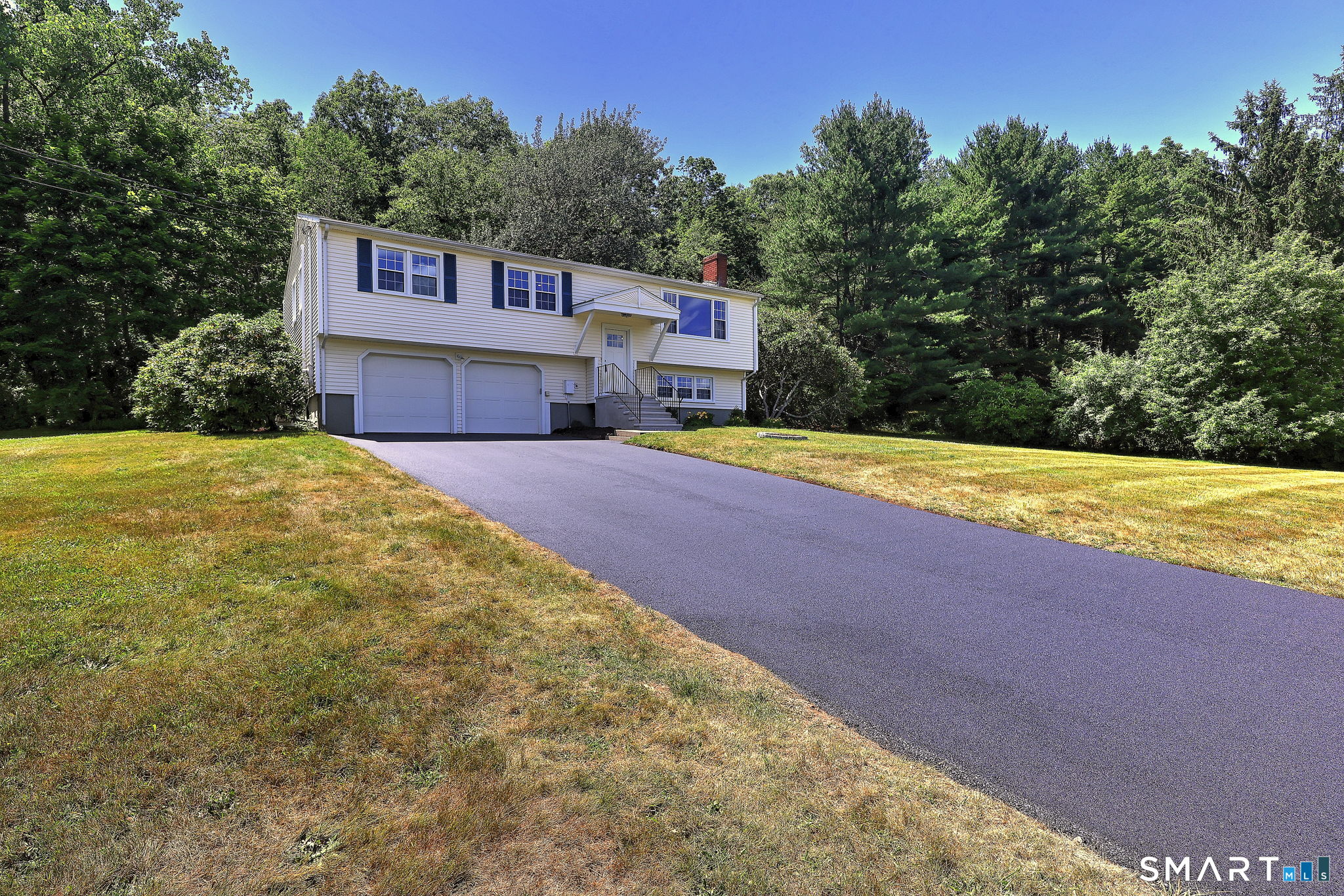 4th image of 210 Cloudland Rd, North Haven, CT 06473 | MLS# 24185740
