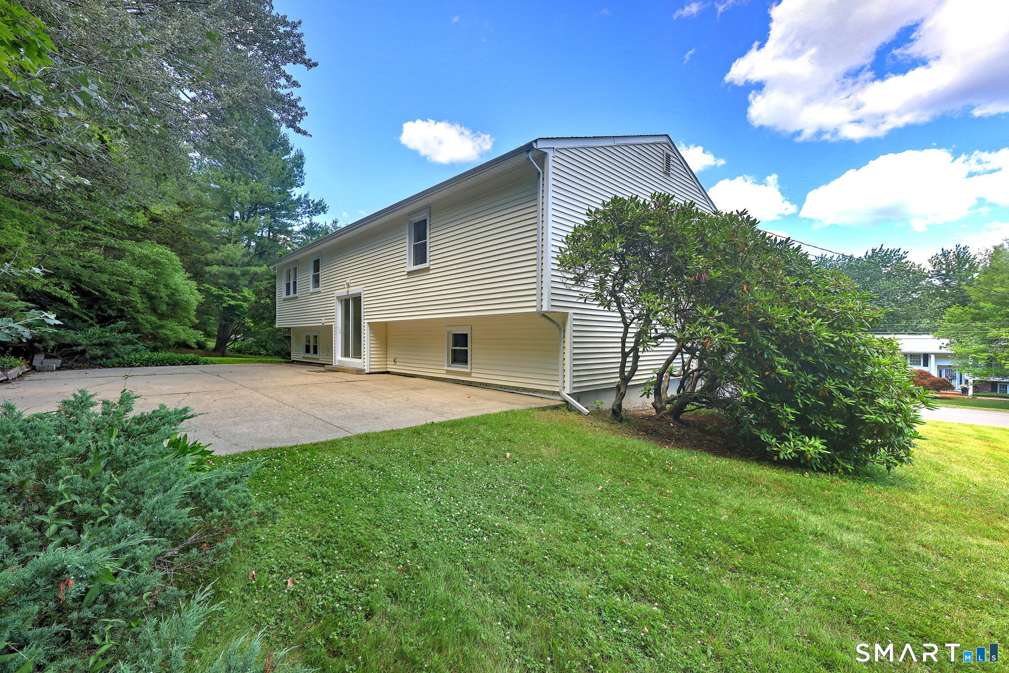5th image of 210 Cloudland Rd, North Haven, CT 06473 | MLS# 24185740
