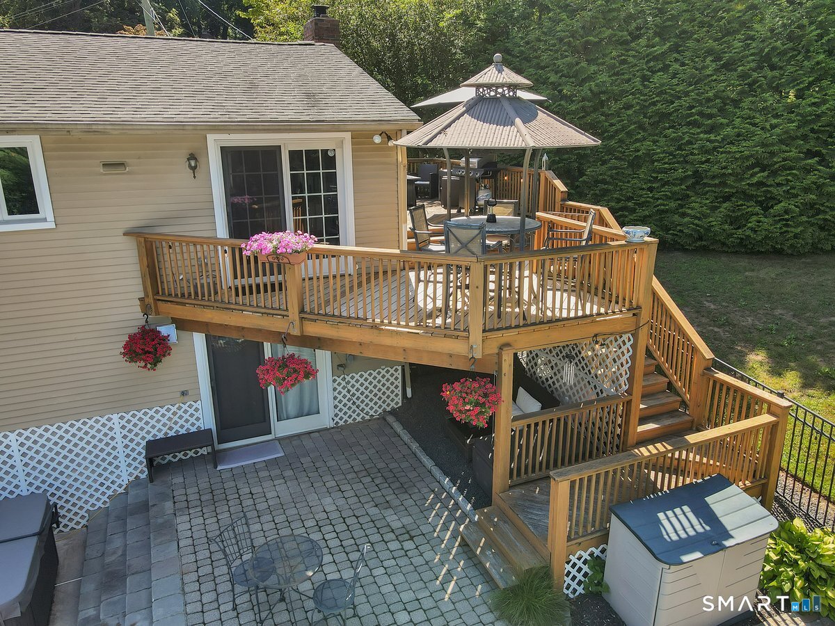 95 Lynn Drive photo 32