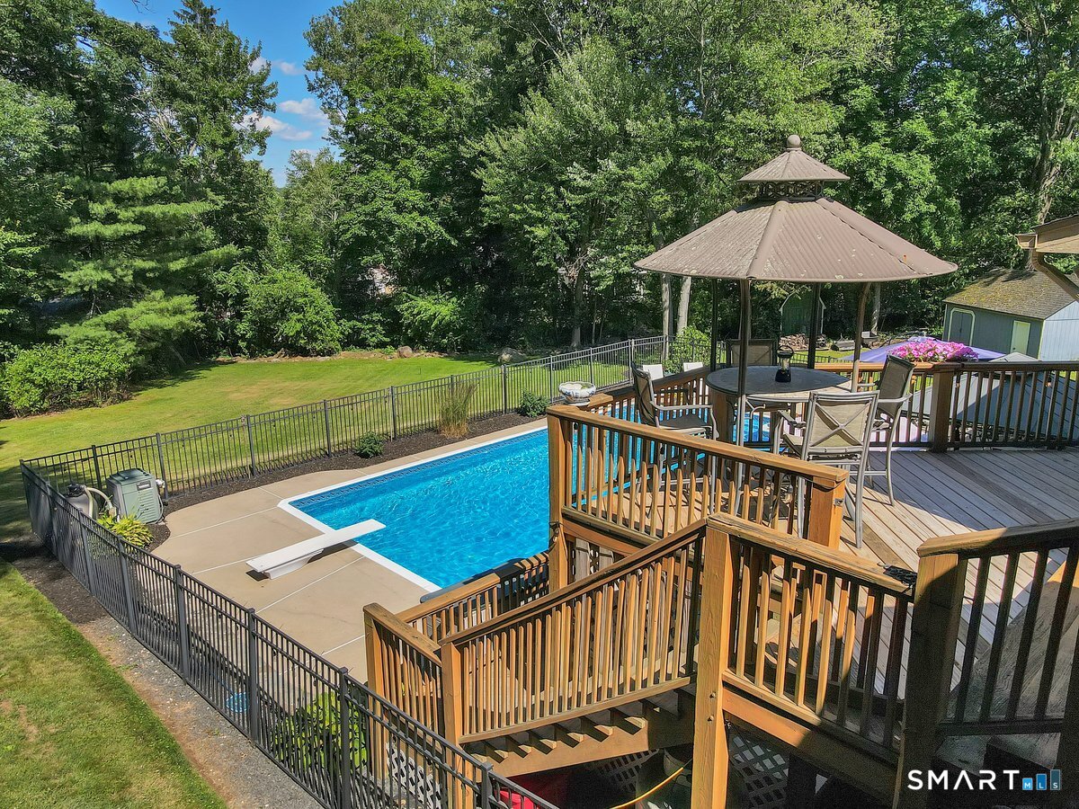 95 Lynn Drive photo 31