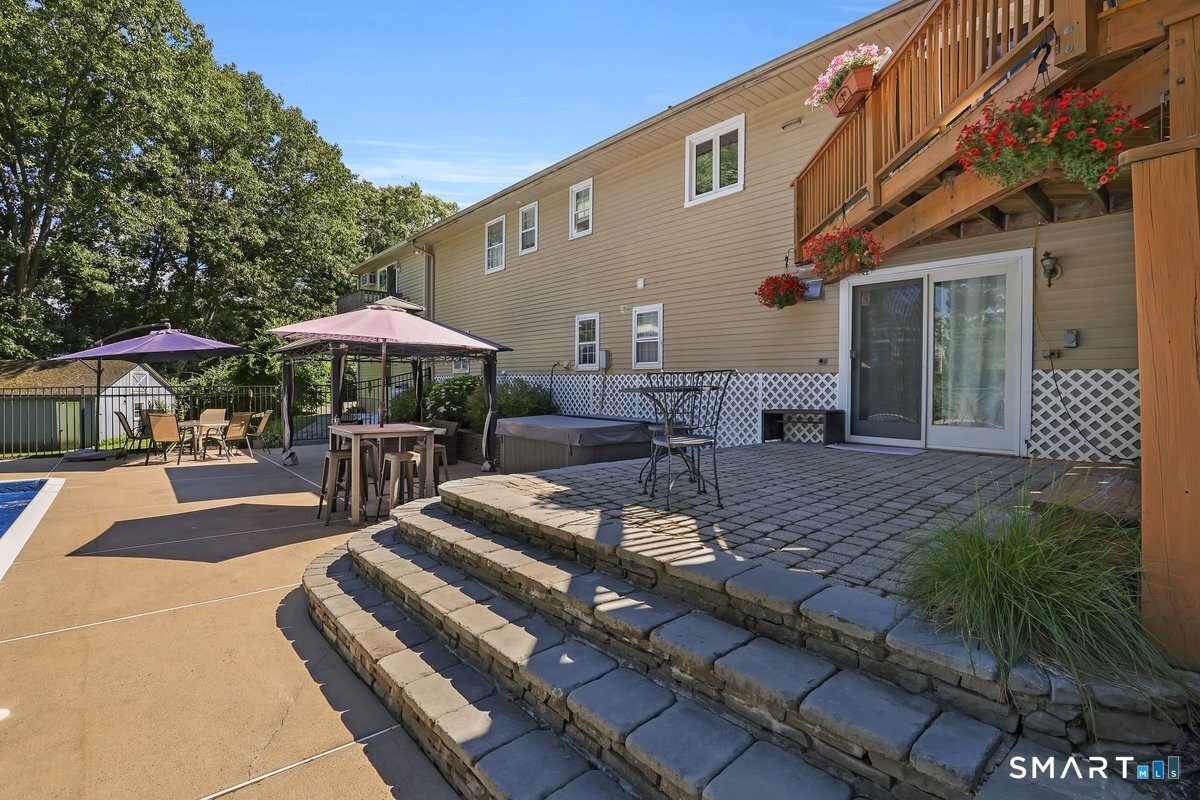 95 Lynn Drive photo 27