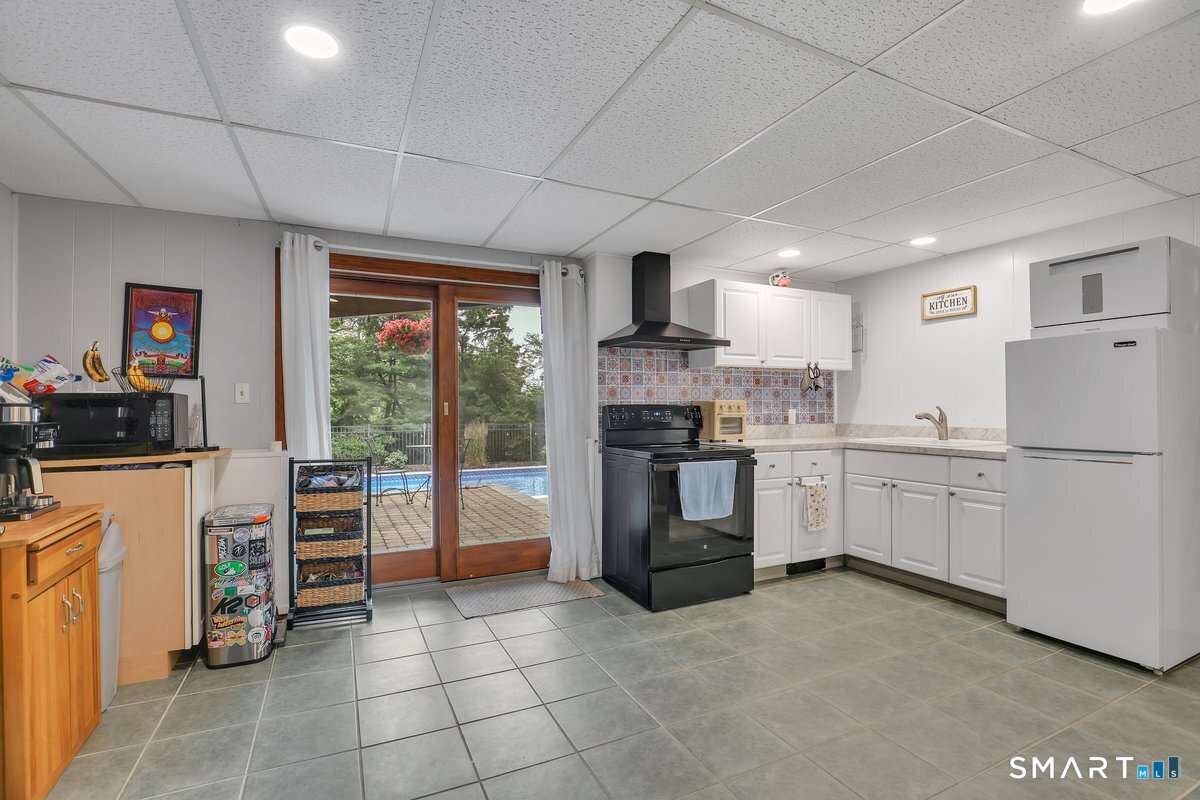 95 Lynn Drive photo 21