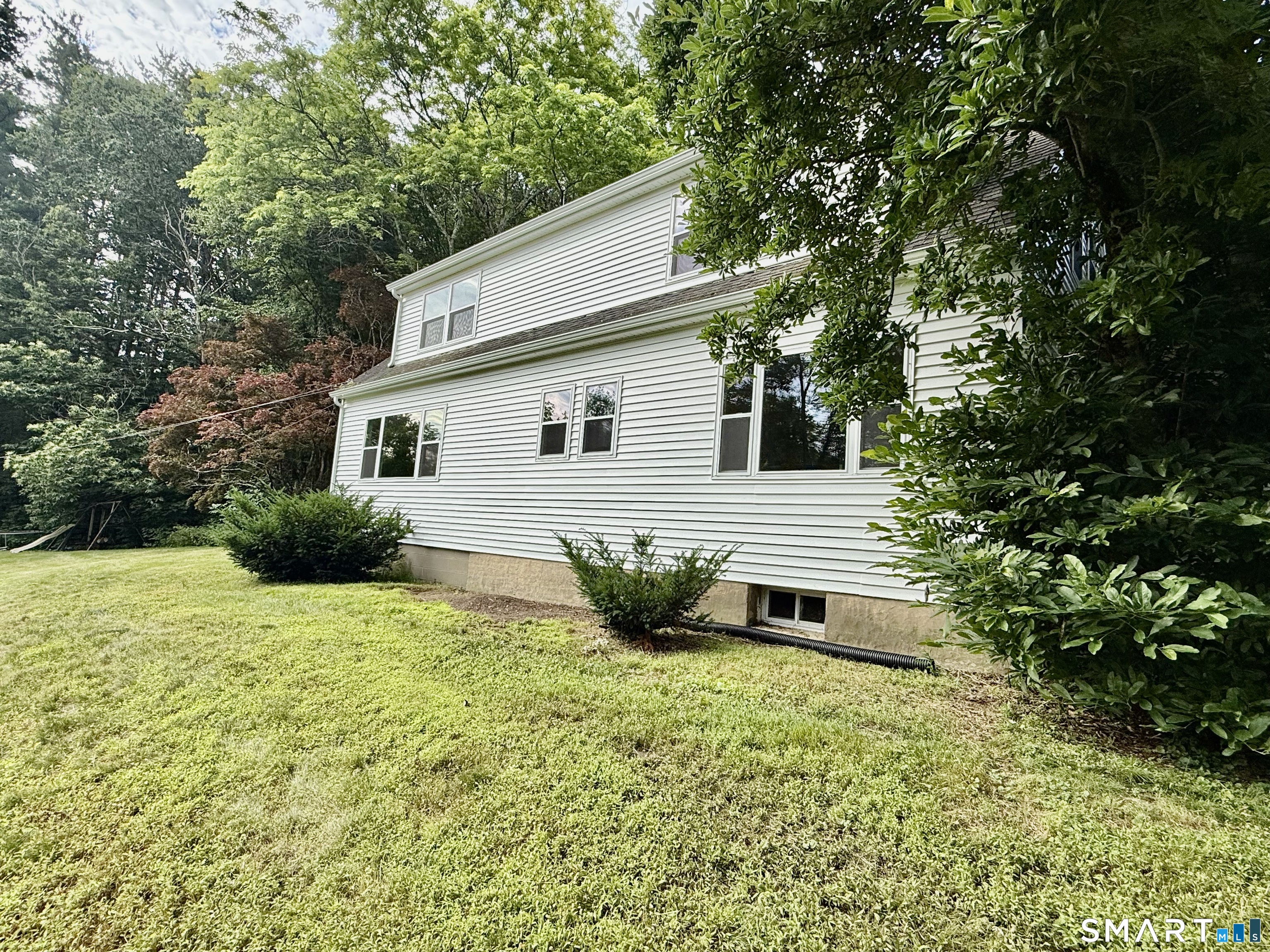 Homes for sale in Woodbury, CT | 241 Hoop Pole Hill Rd, Woodbury, CT 06798 | MLS# 24099709