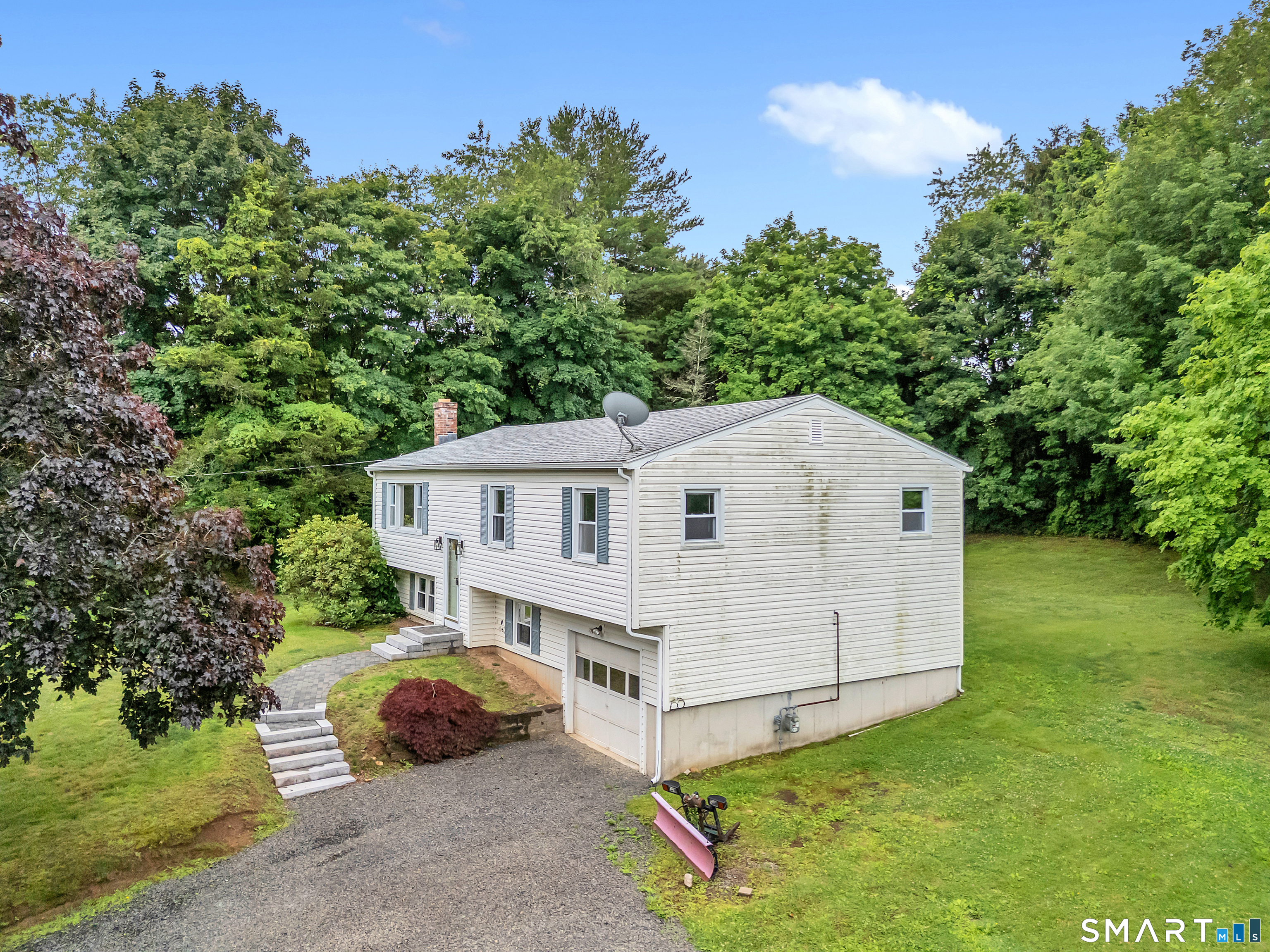 Homes for sale in Guilford, CT | 1144 Long Hill Rd, Guilford, CT 06437 | MLS# 24187677