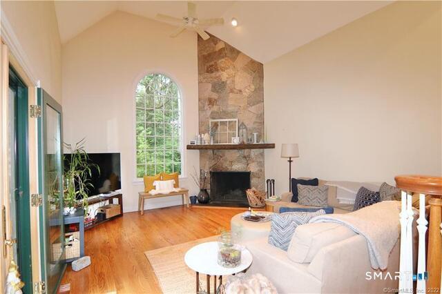 298 Erskine Road, Stamford, Connecticut photo 3