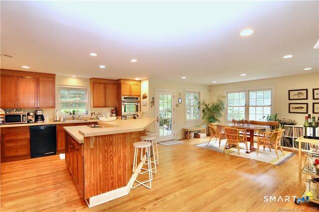 298 Erskine Road, Stamford, Connecticut photo 2