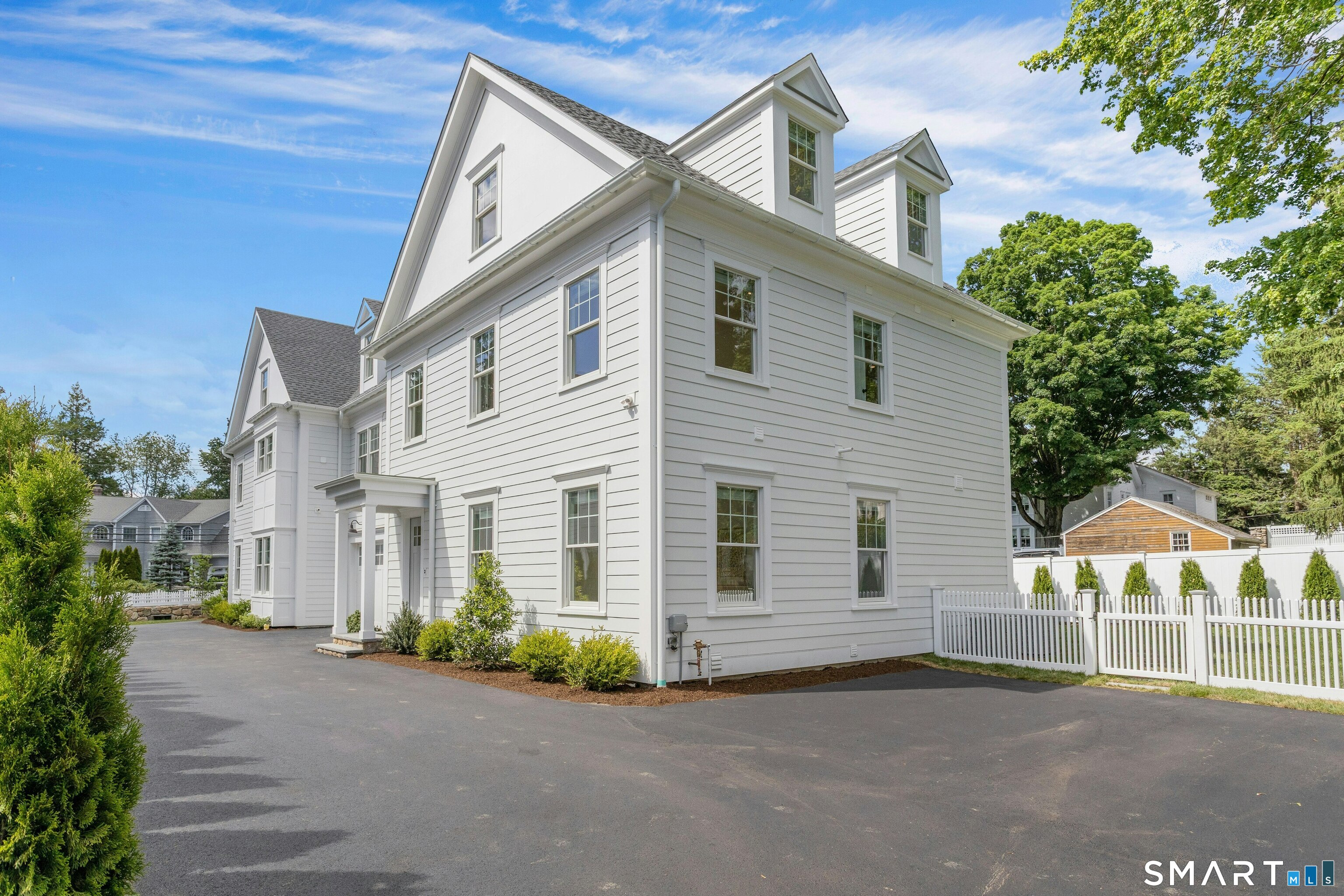 18 Old Stamford Road, New Canaan