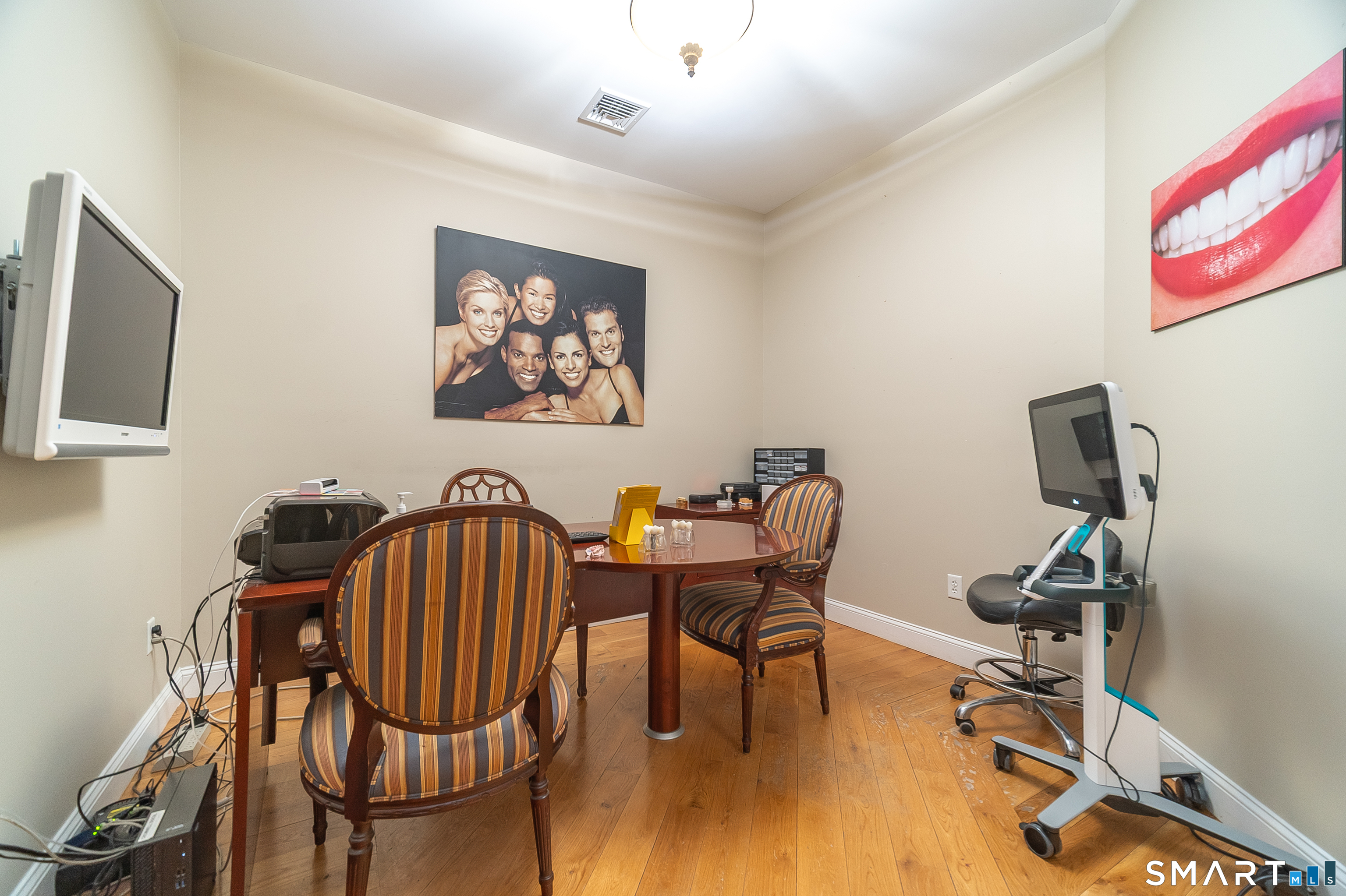30 Country Squire Drive photo 13