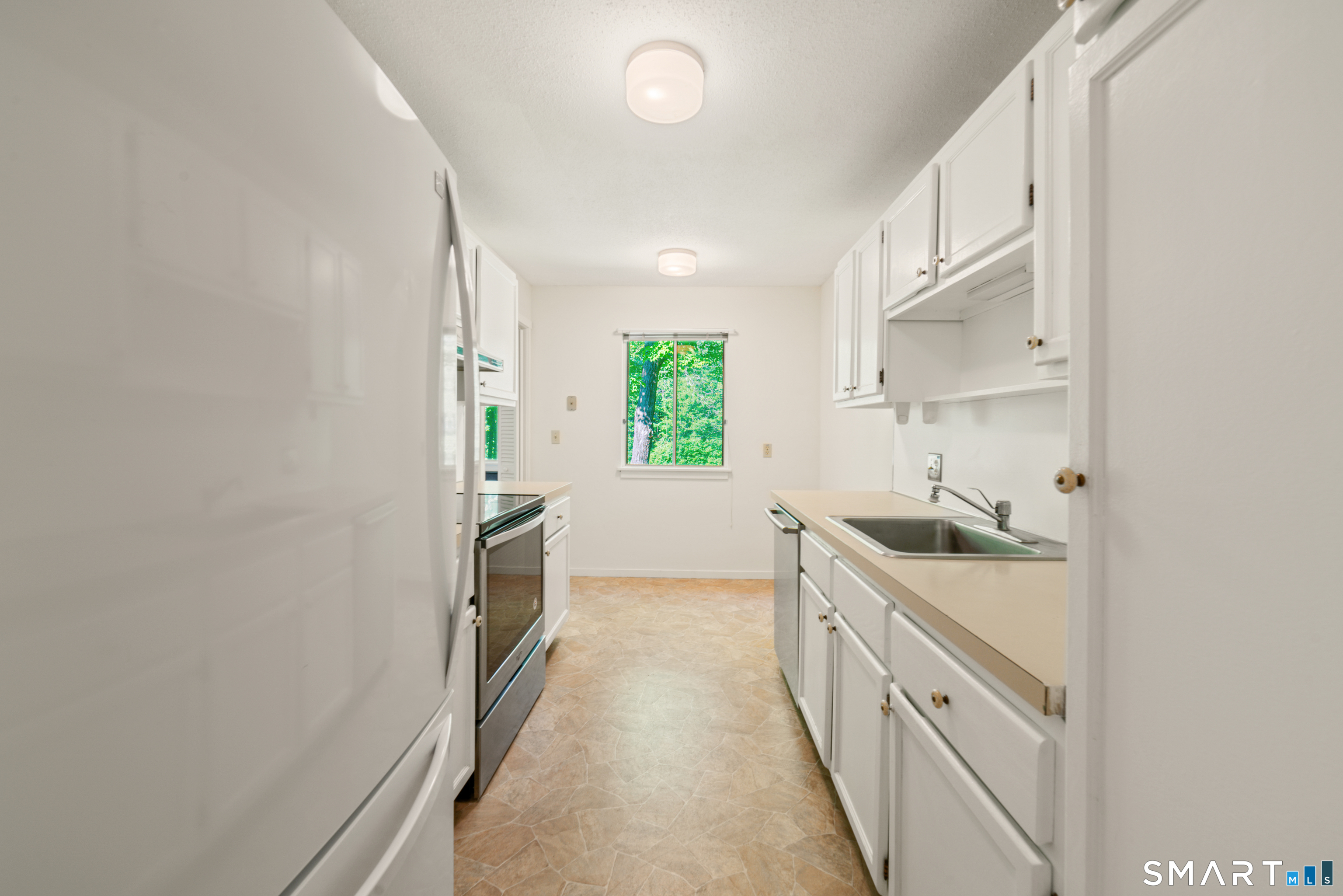 593 Heritage Village  Unit #D photo 8