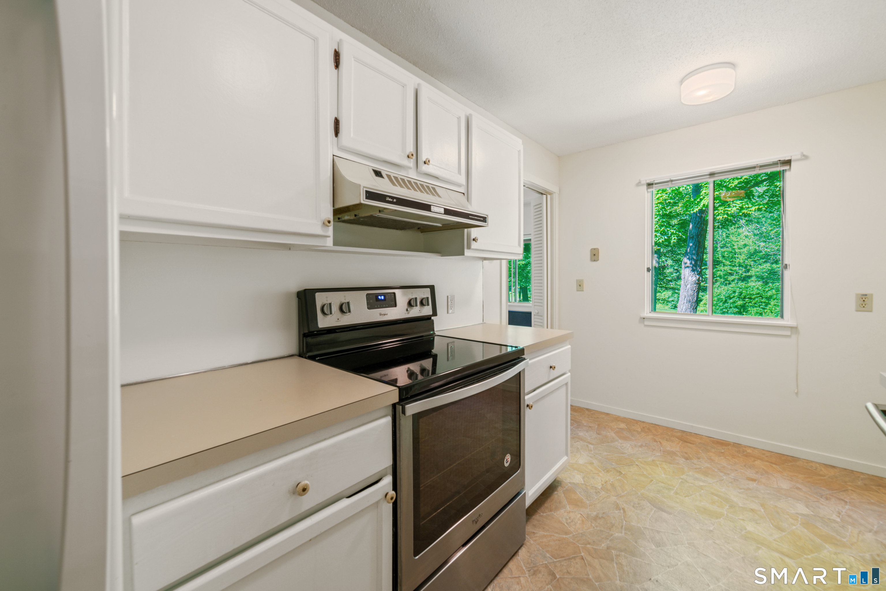 593 Heritage Village  Unit #D photo 9
