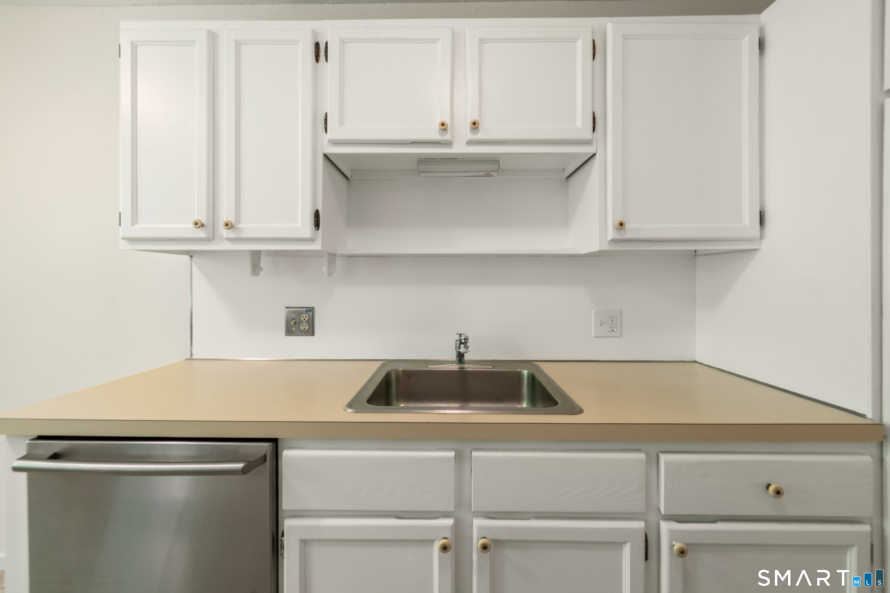 593 Heritage Village  Unit #D photo 15