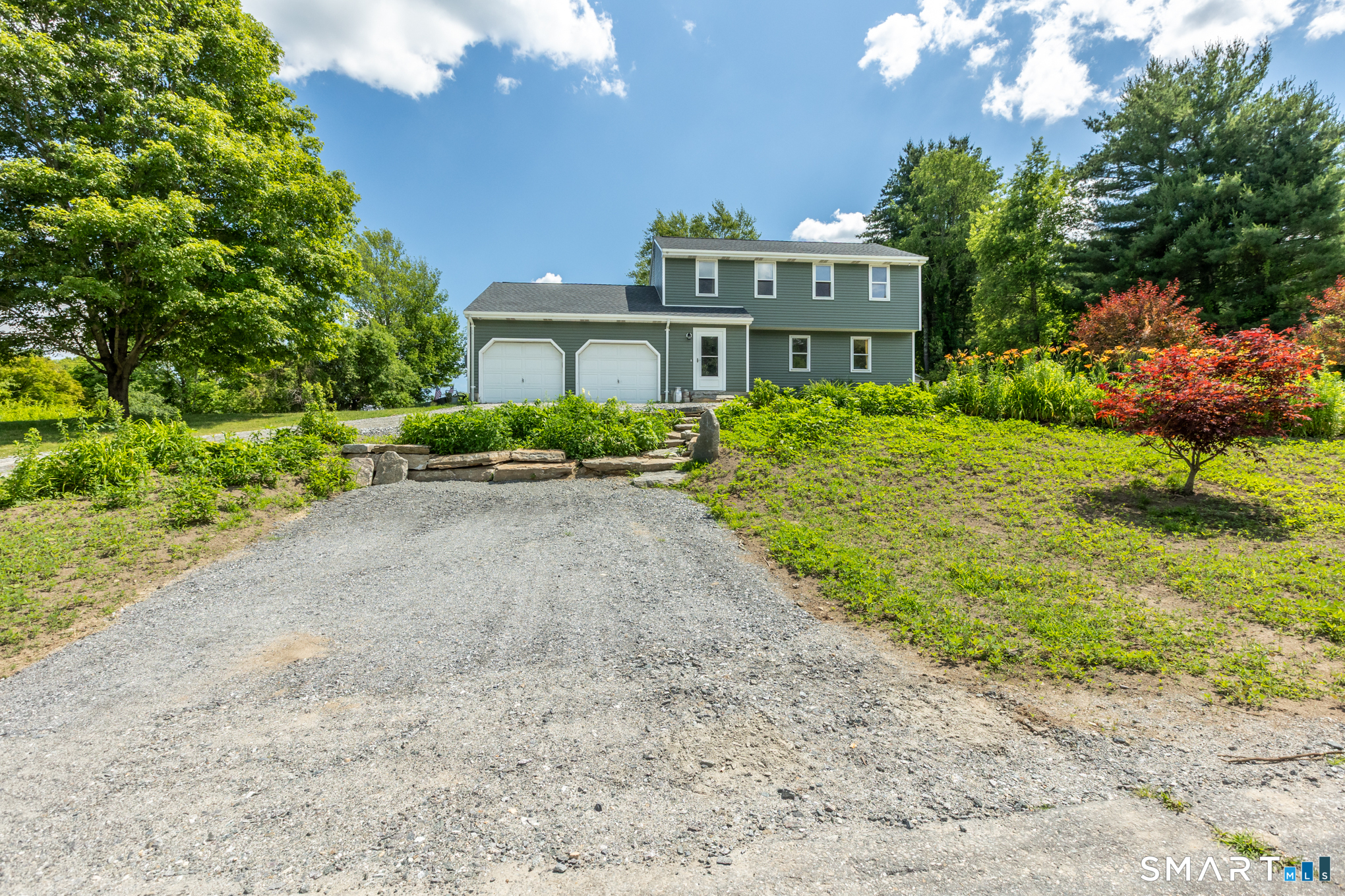 Homes for sale in Woodstock, CT | 21 Fairfield Dr, Woodstock, CT 06281 | MLS# 24187904