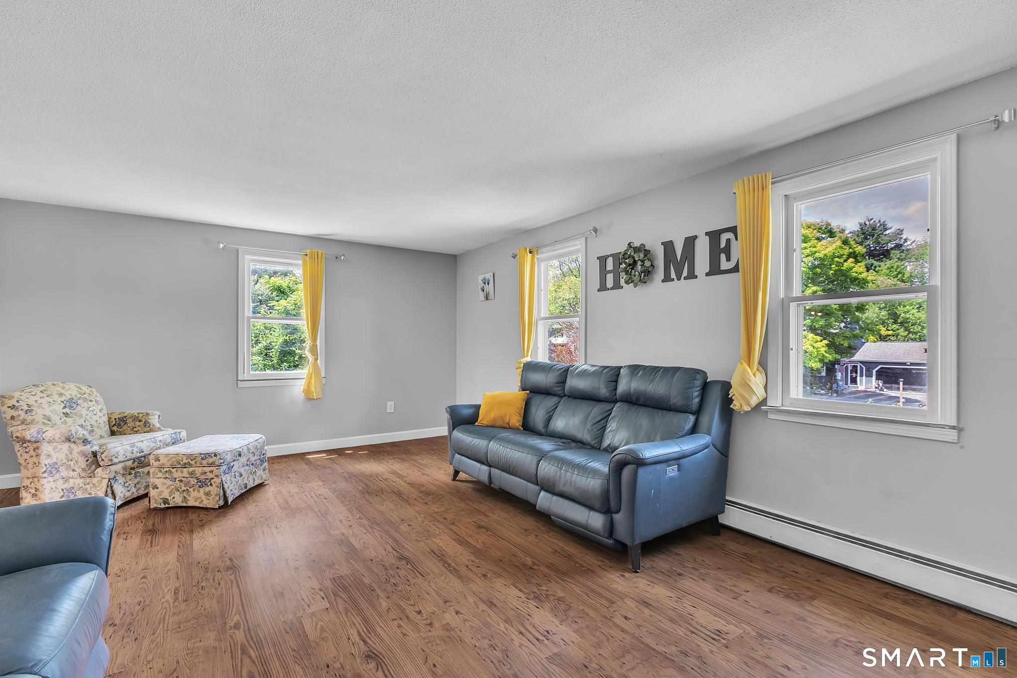 Homes for sale in Woodstock, CT | 21 Fairfield Dr, Woodstock, CT 06281 | MLS# 24187904