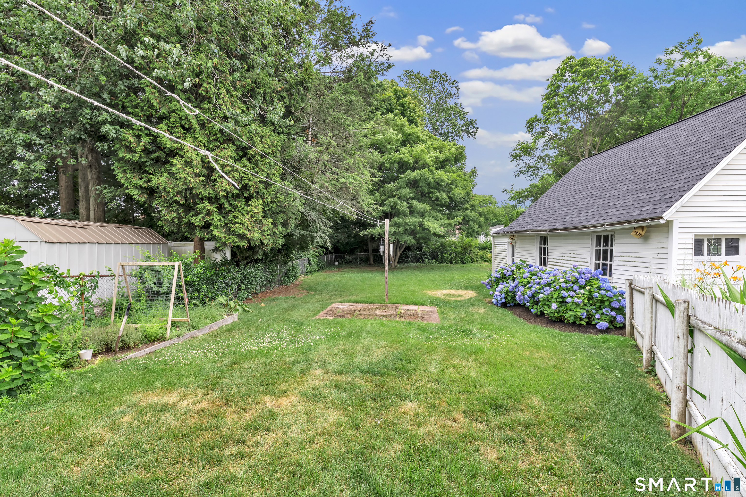 1326 Huntington Road photo 36