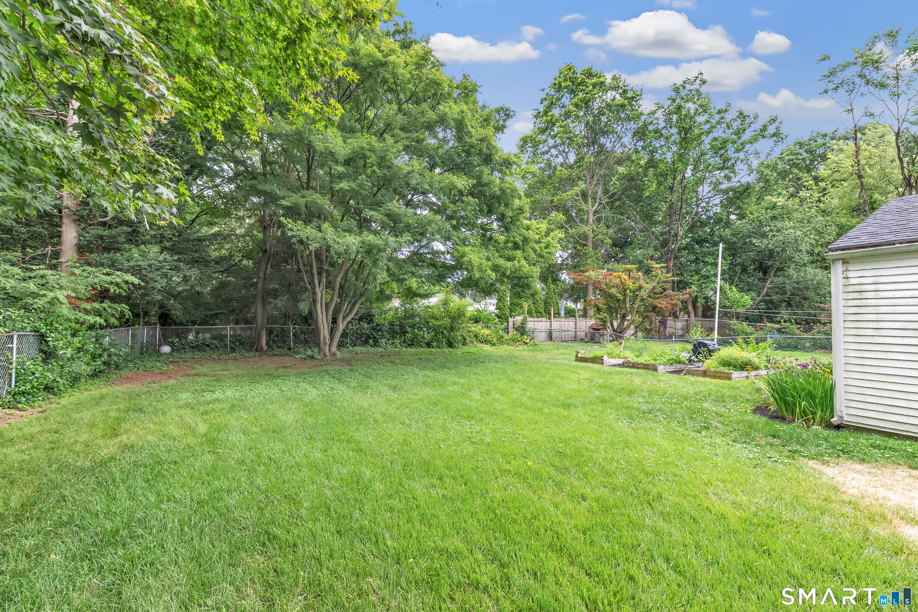 1326 Huntington Road photo 35