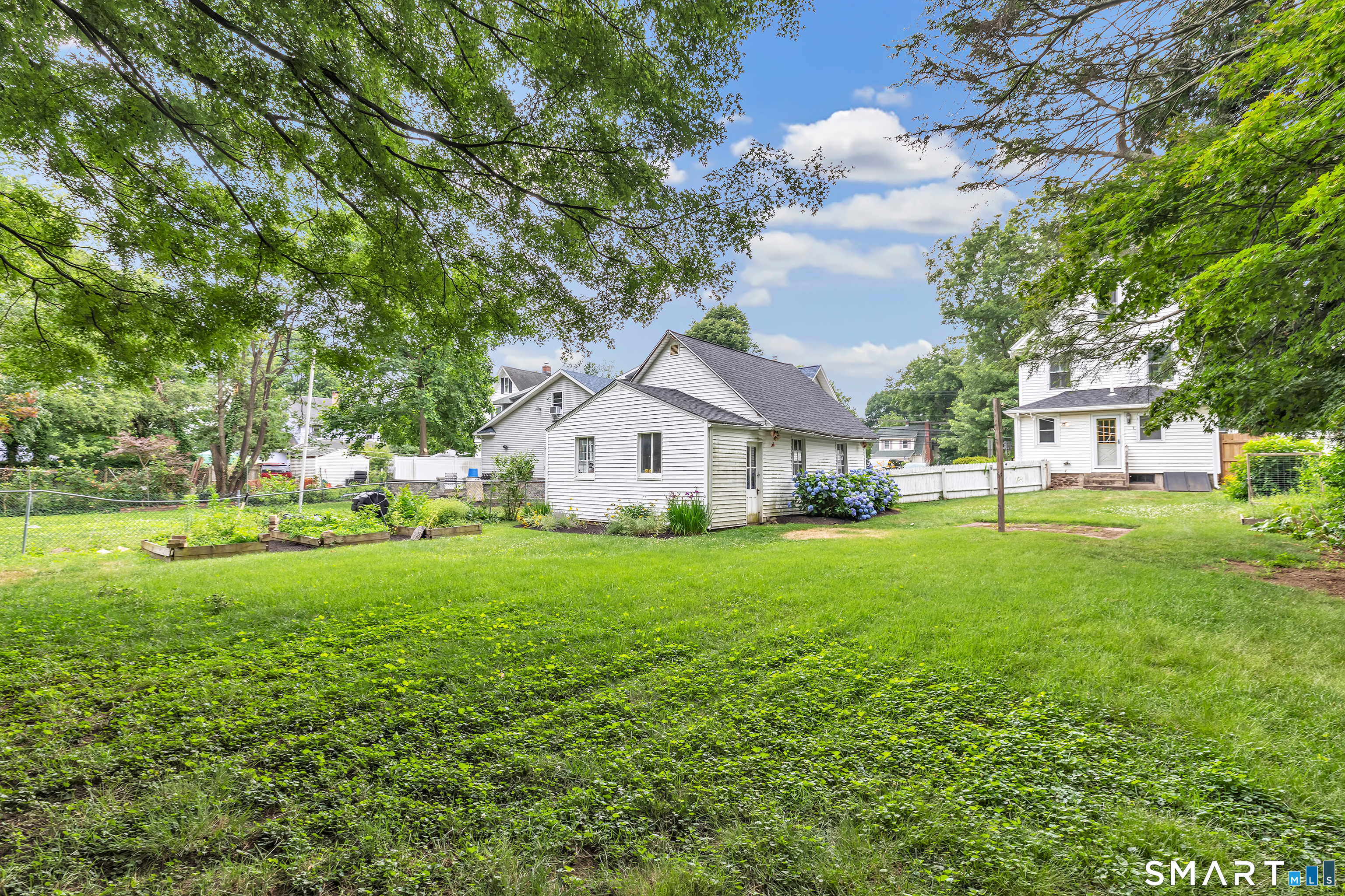 1326 Huntington Road photo 33