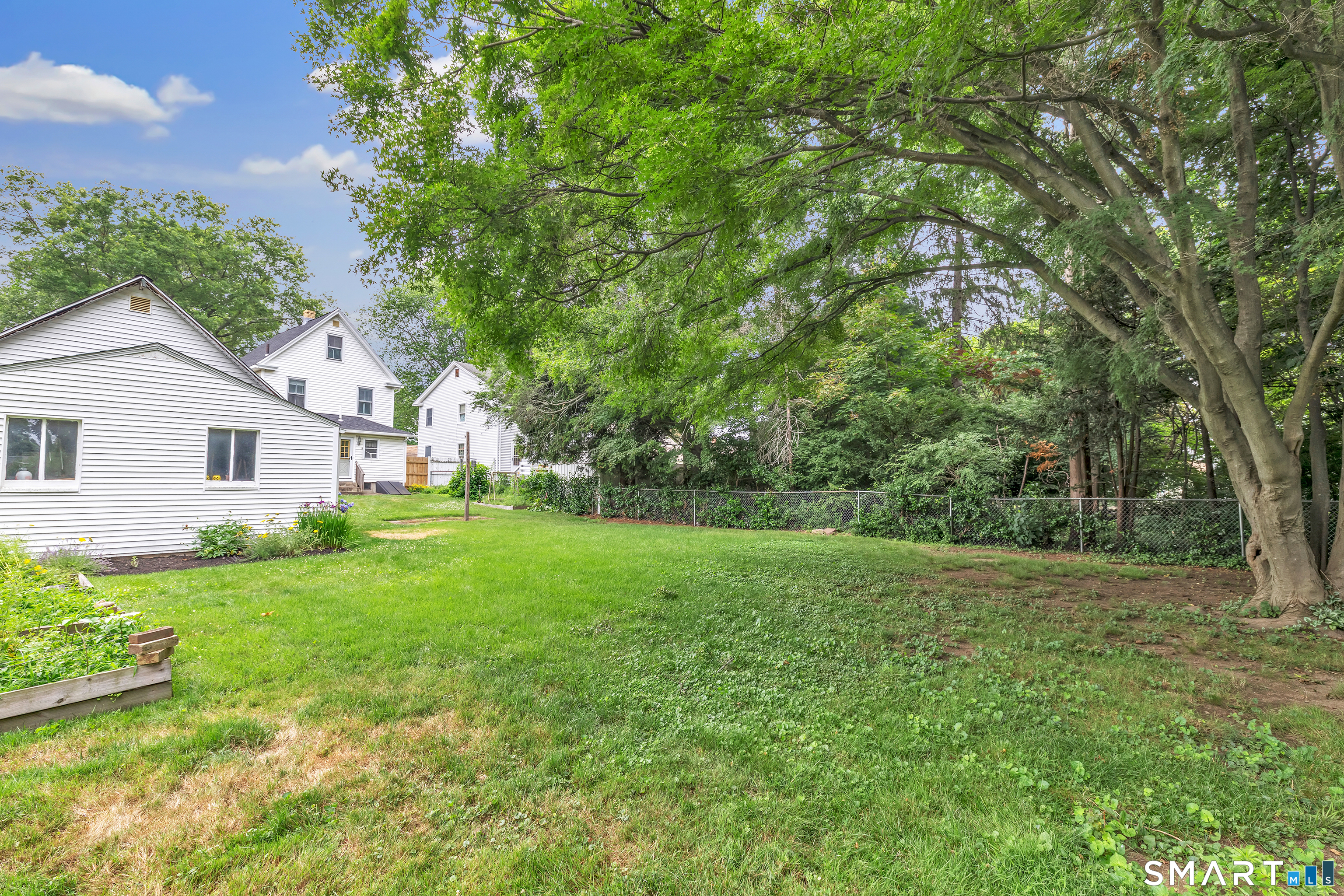 1326 Huntington Road photo 34