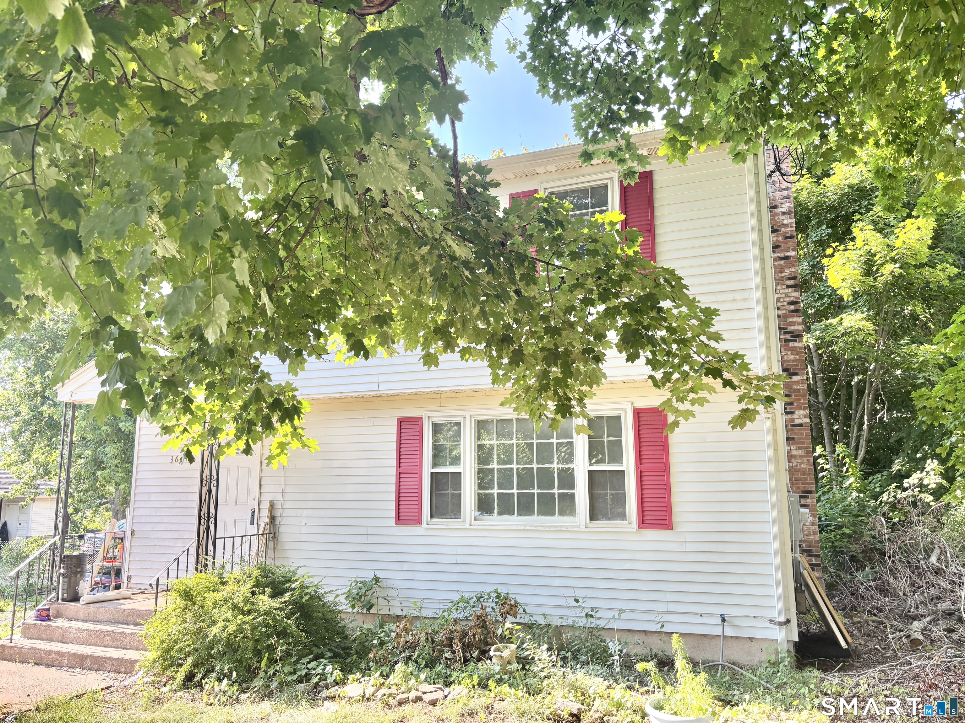 Homes for sale in Manchester, CT | 369 Bidwell St, Manchester, CT 06040 | MLS# 24187804