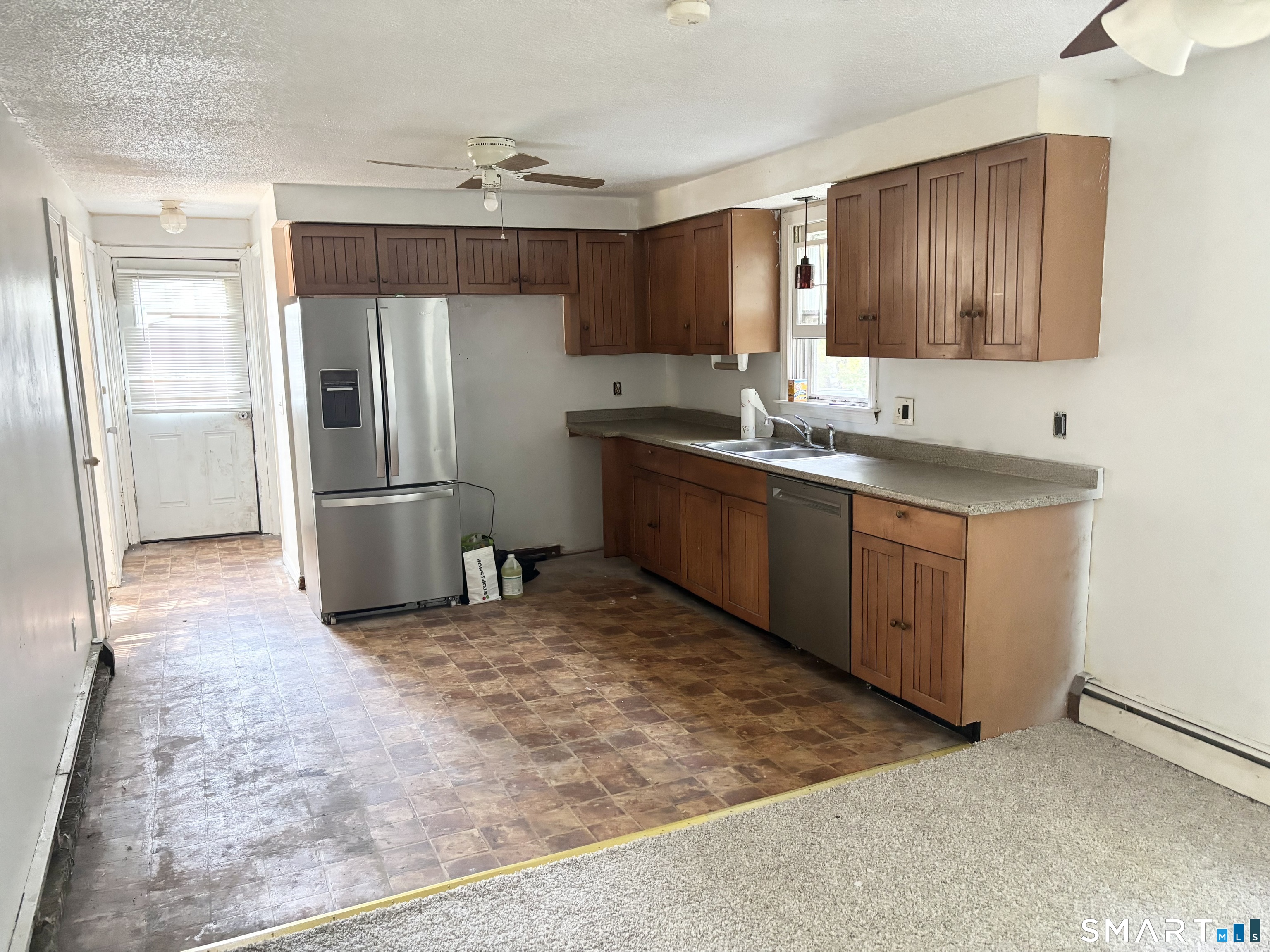 Homes for sale in Manchester, CT | 369 Bidwell St, Manchester, CT 06040 | MLS# 24187804