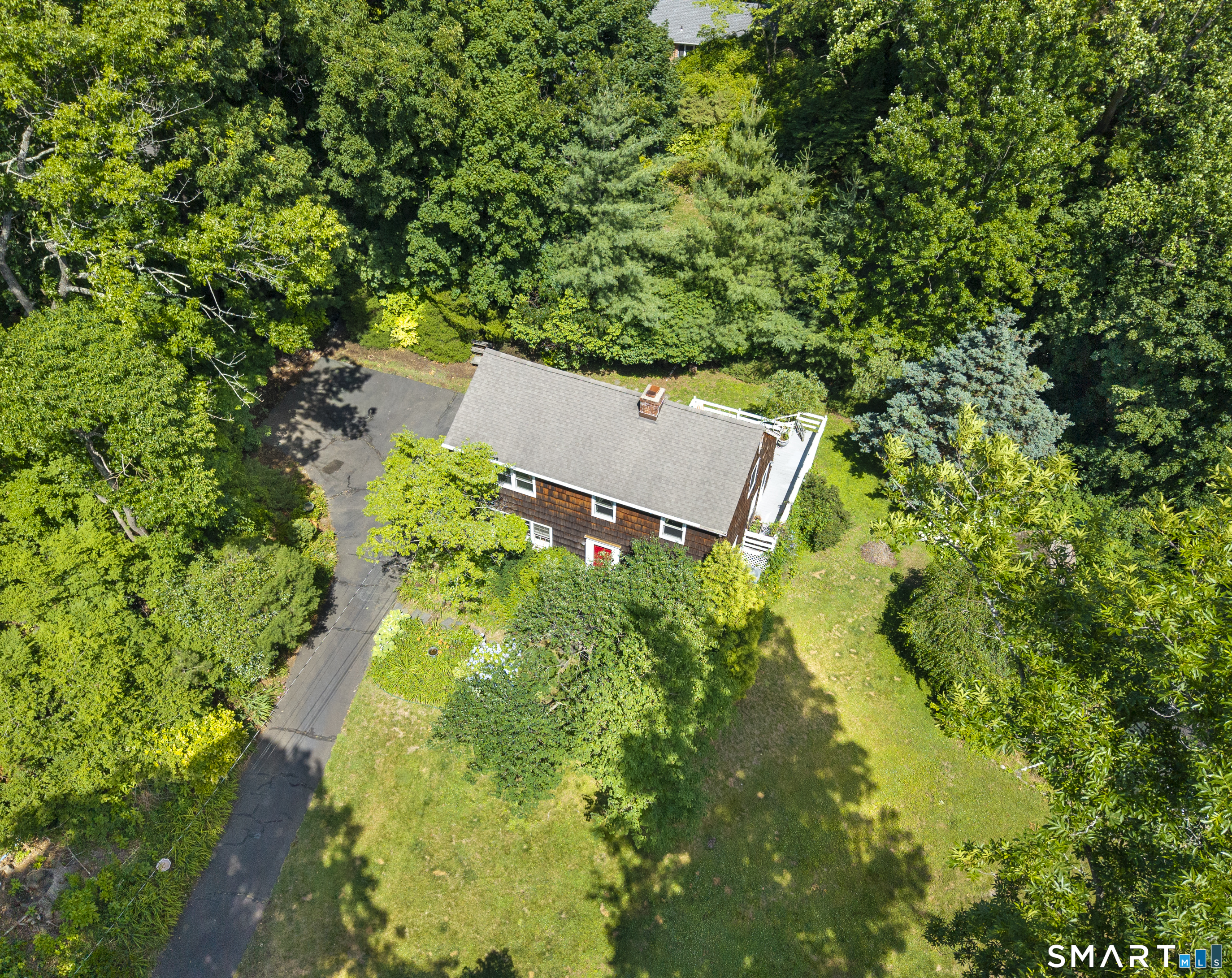 Homes for sale in Norwalk, CT | 8 Oakledge Cir, Norwalk, CT 06854 | MLS# 24185957